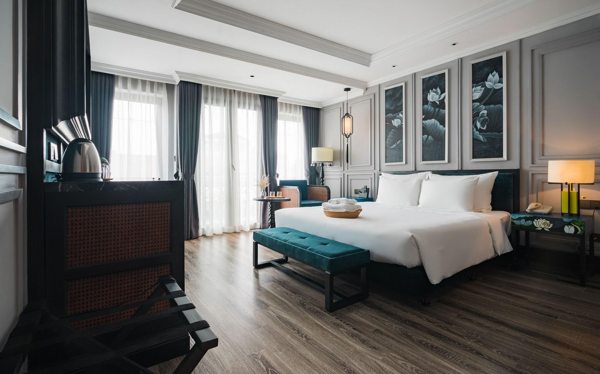 Double City View King Bed