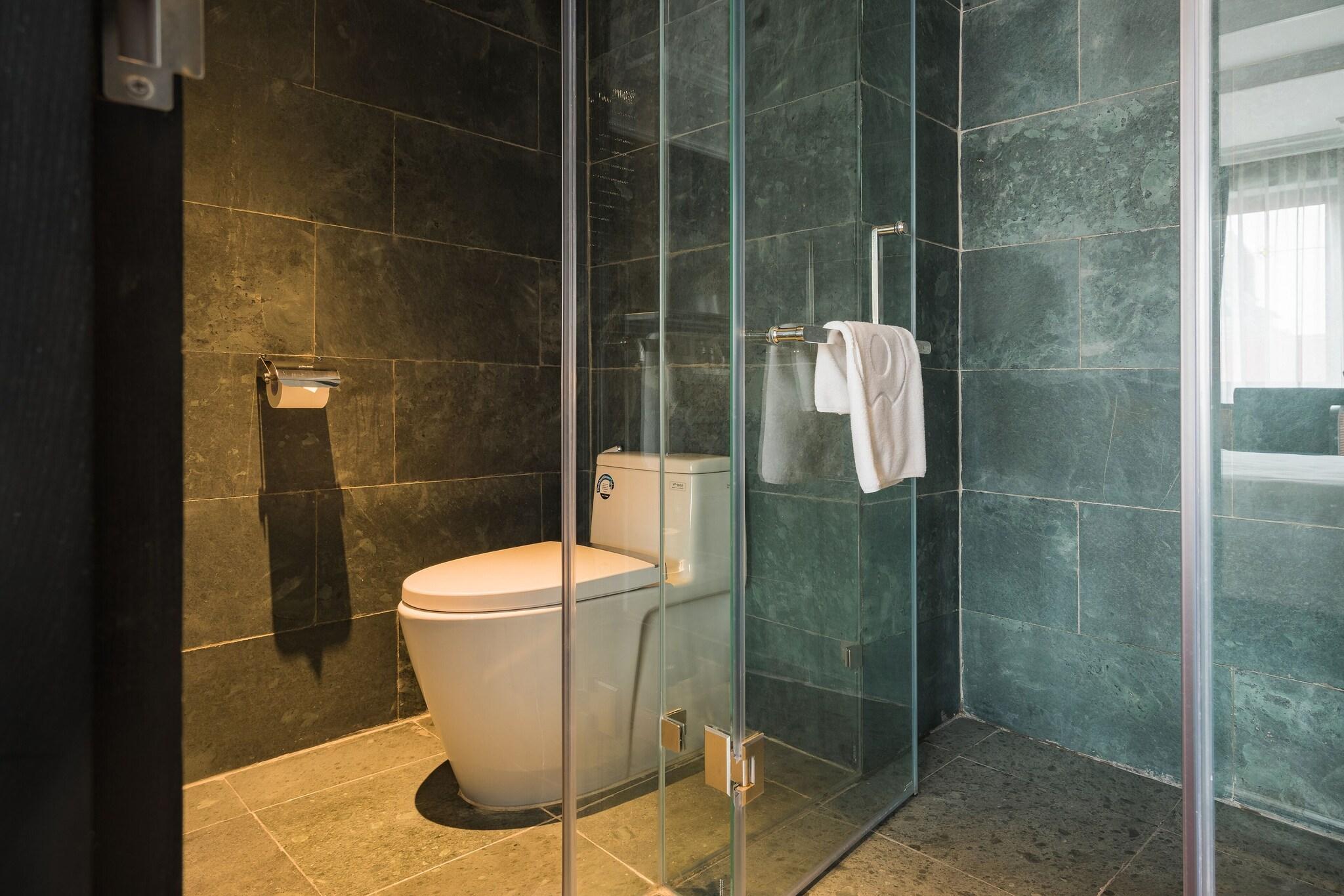 Double City View King Bed