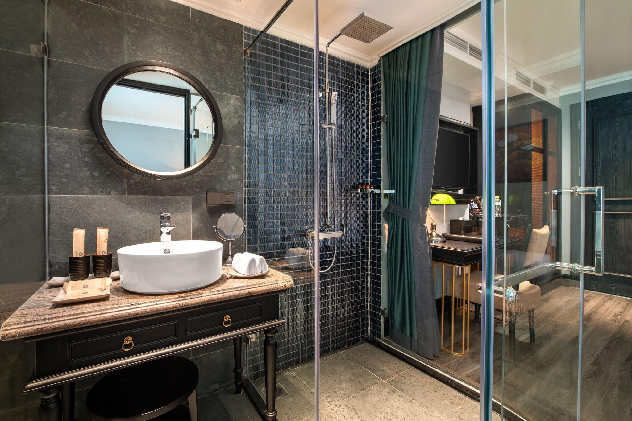 Double or Twin King Size Bed