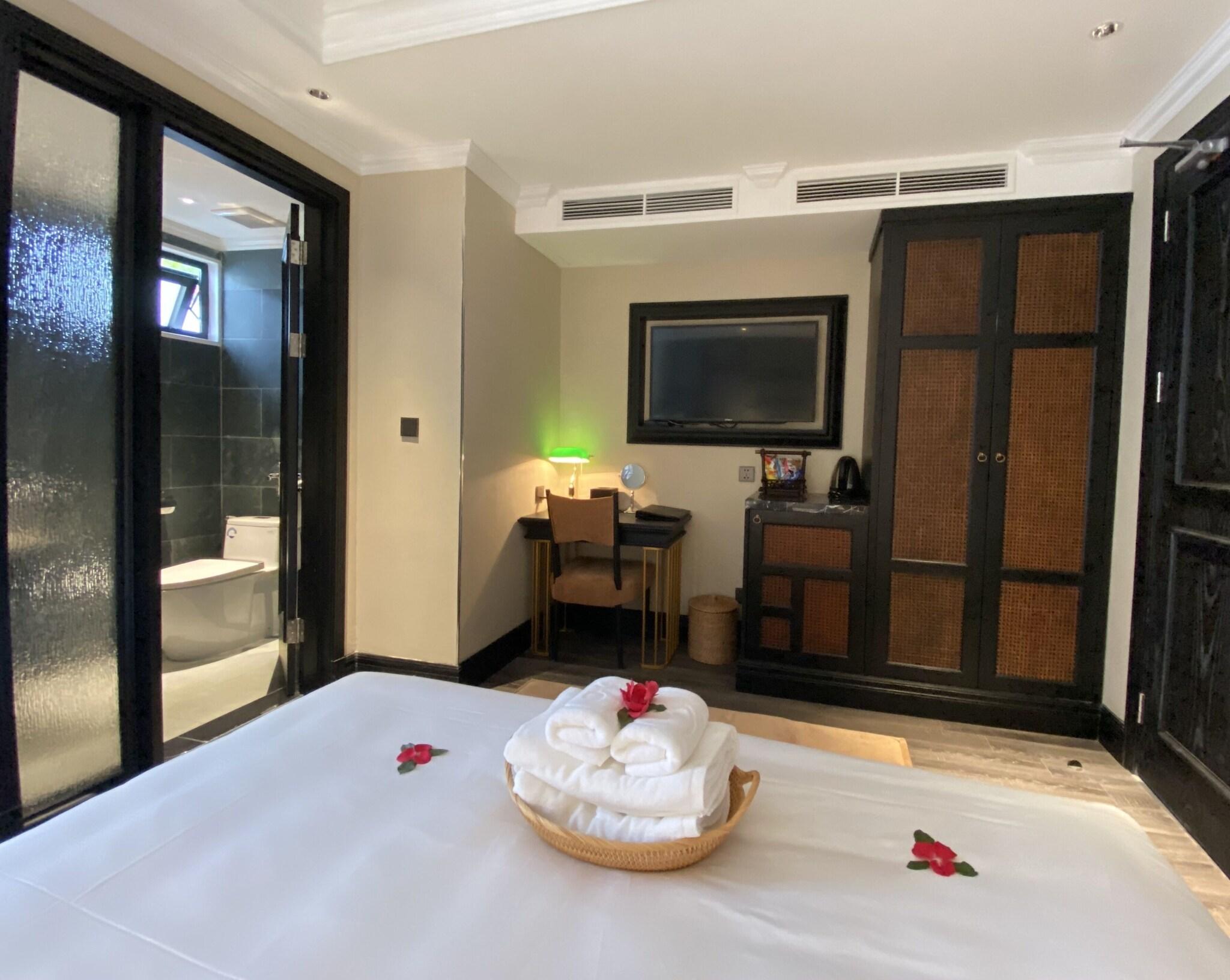 Double or Twin King Size Bed