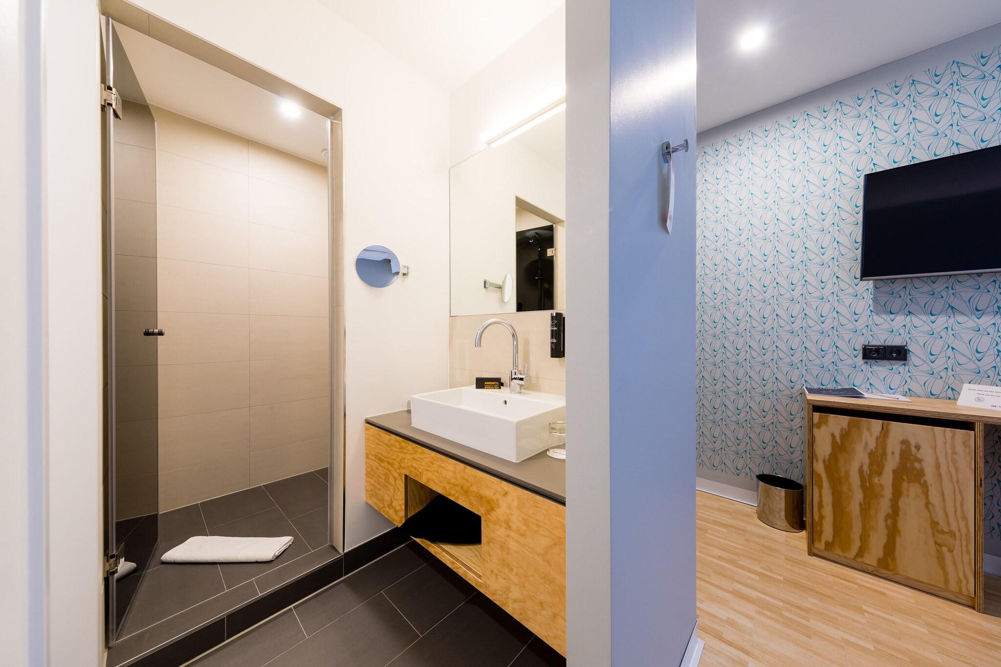 Double King Size Bed