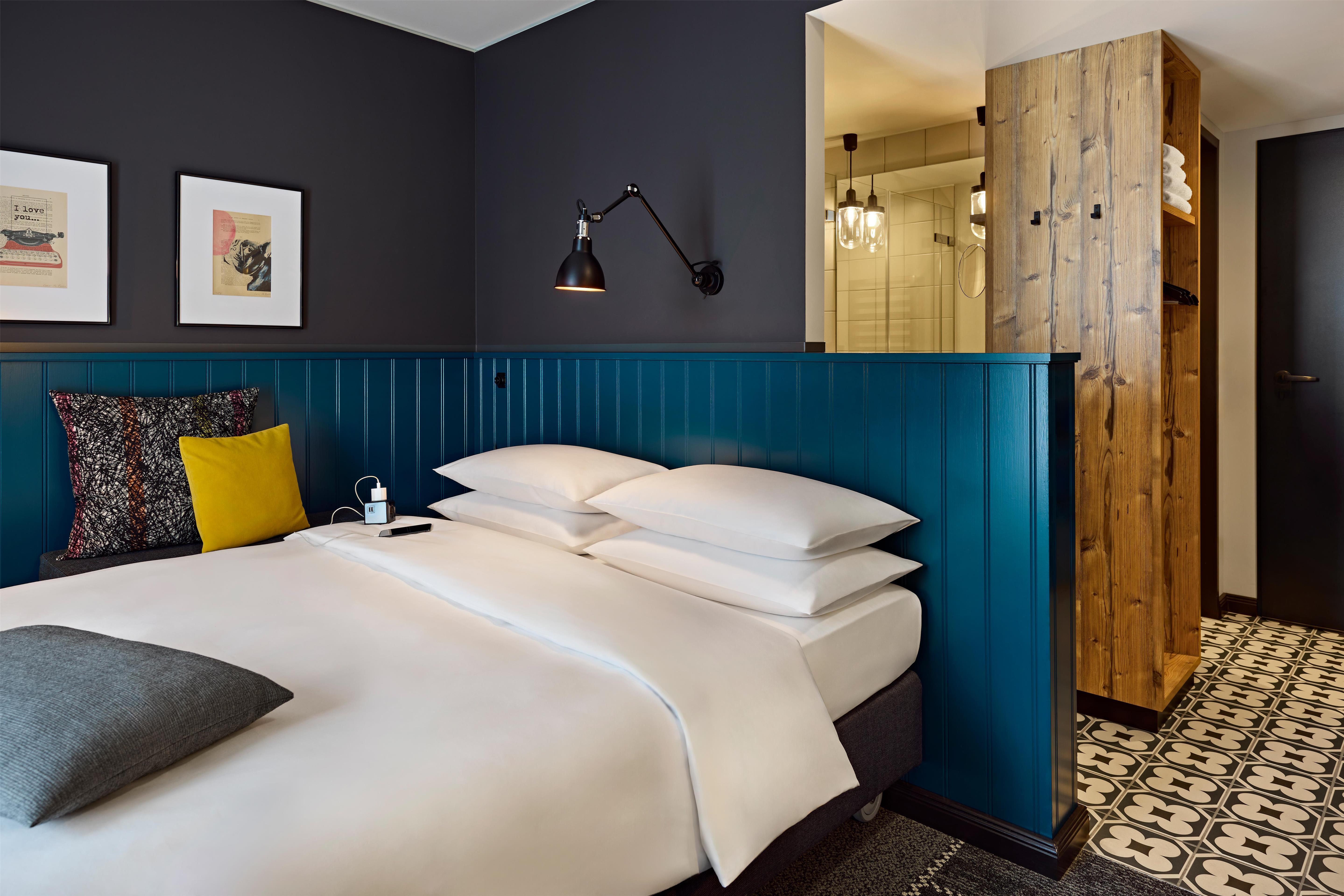 Double Deluxe King Bed