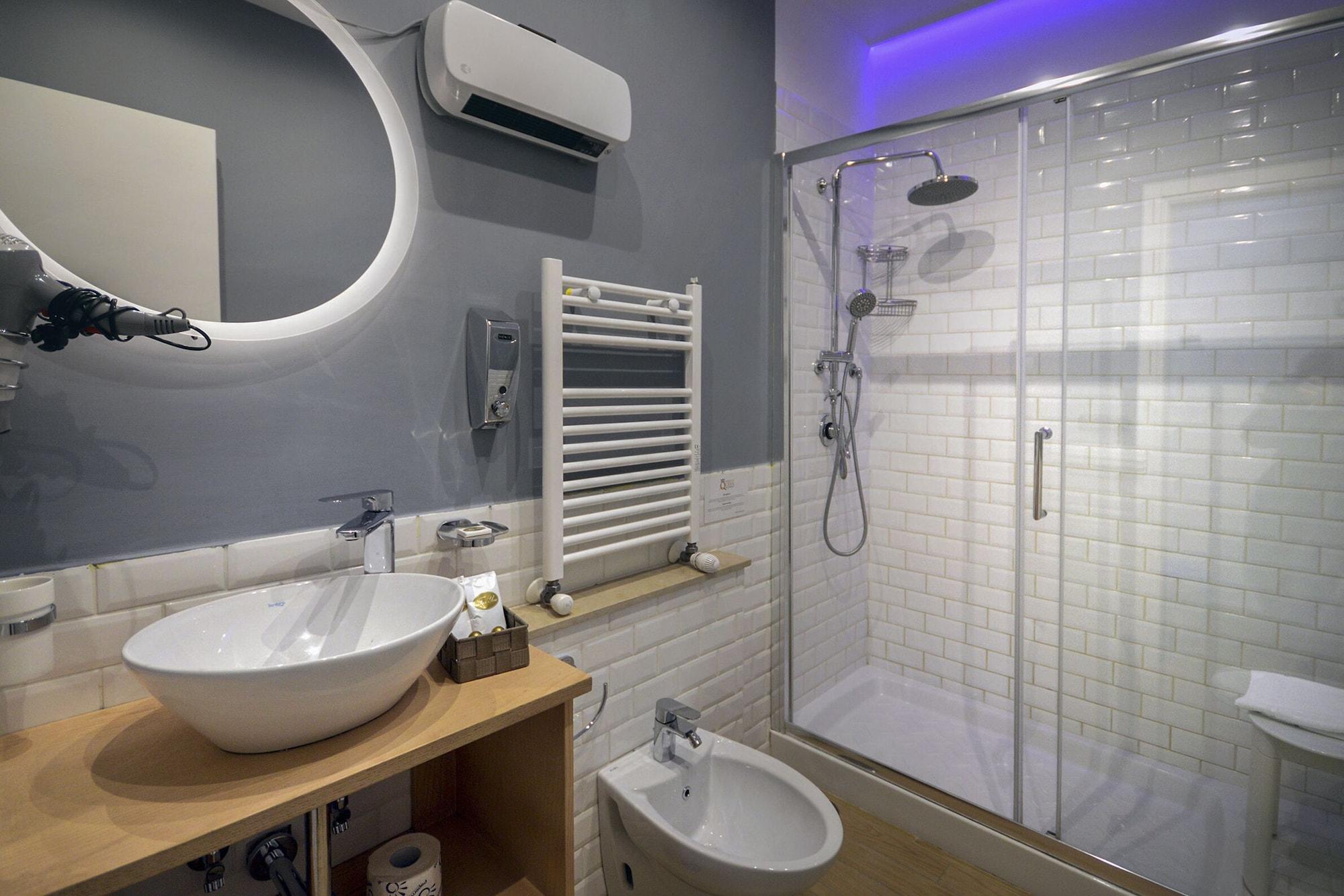 Double Queen Size Bed