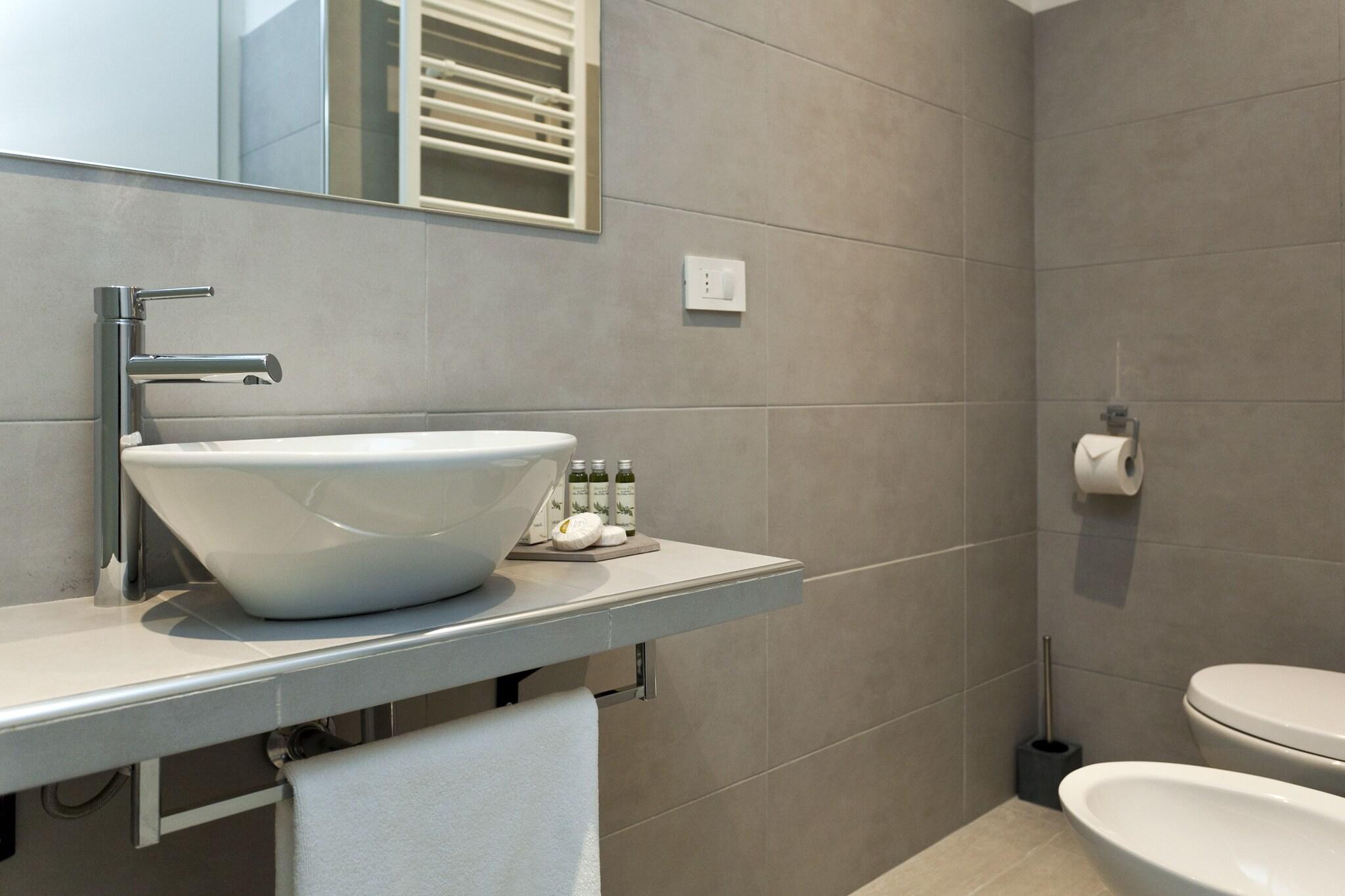 Studio City View King Bed