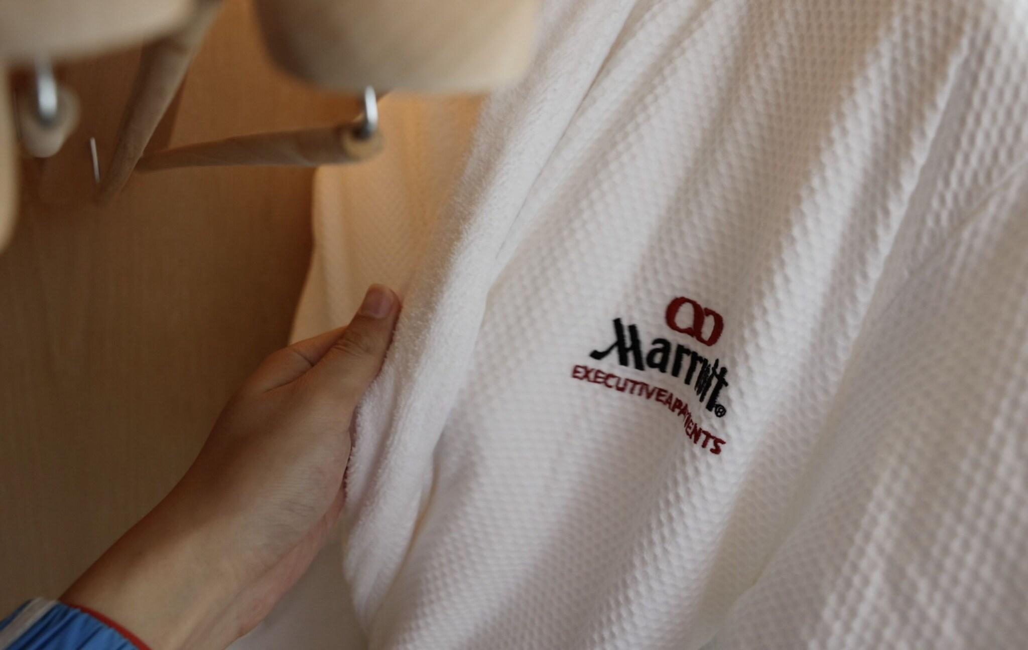 Studio City View King Bed