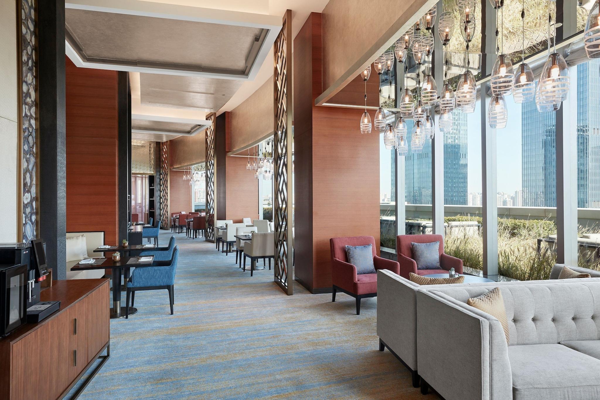 Double Club King Bed