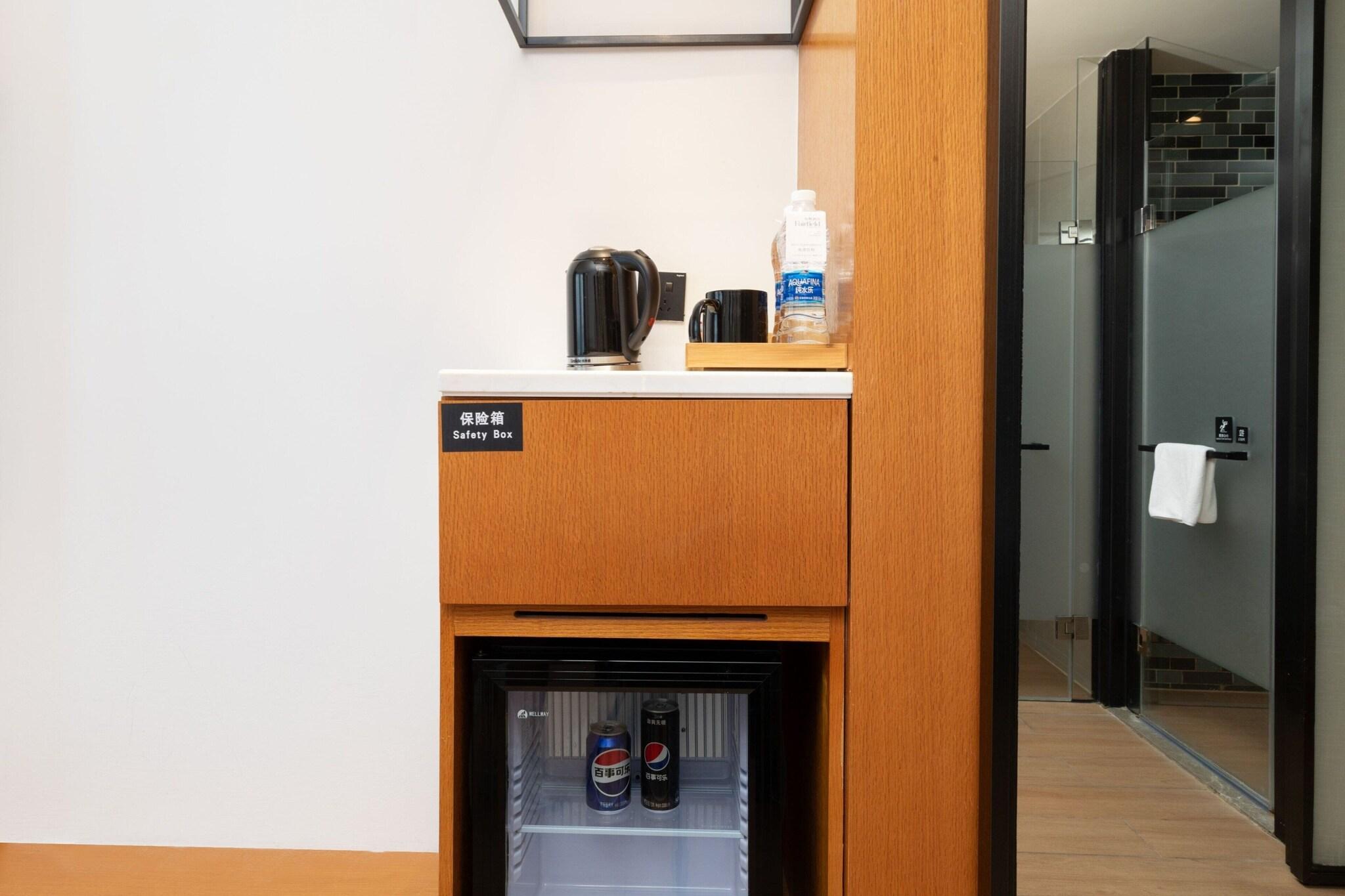 Double Deluxe King Bed