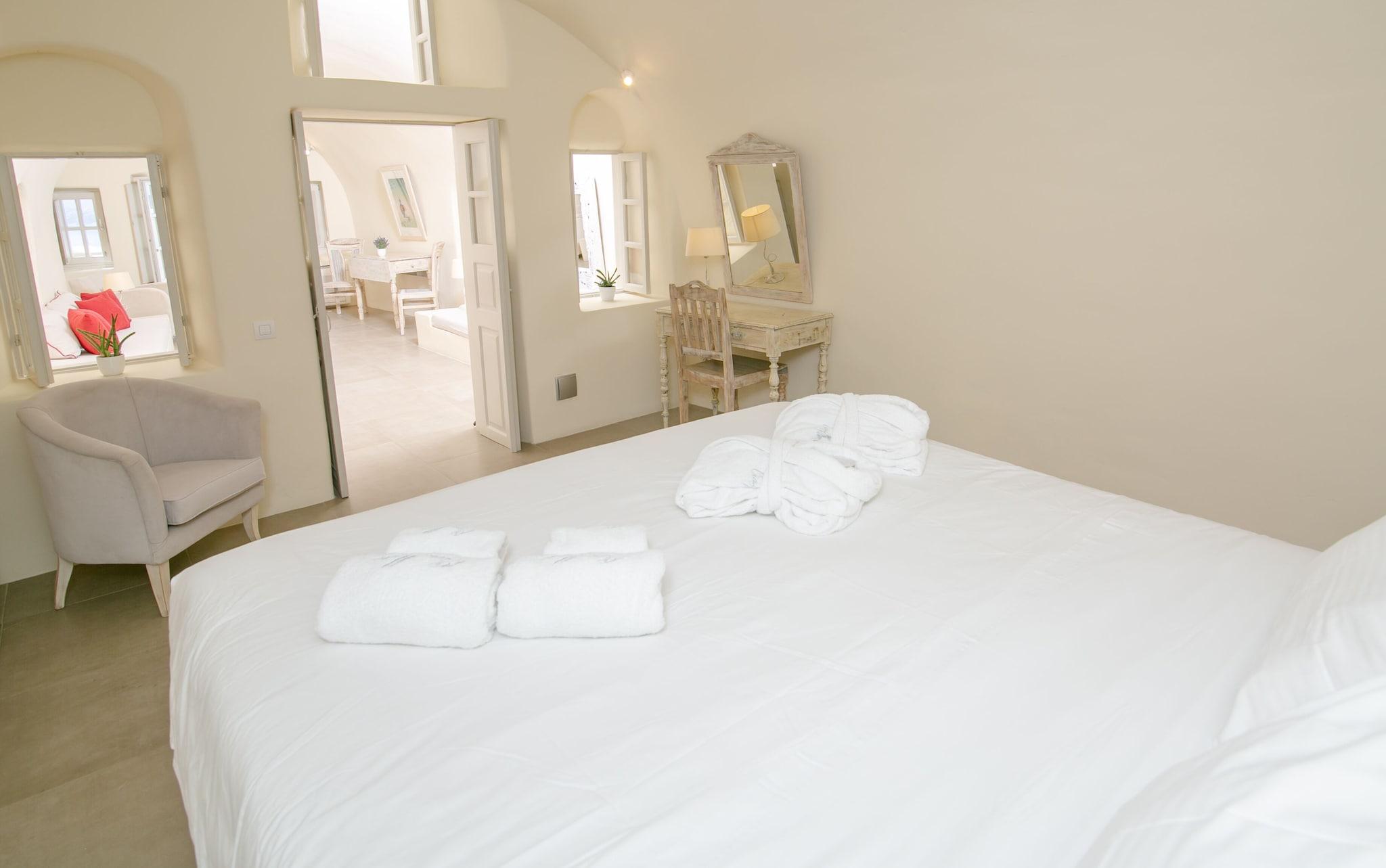 Cave Sea View Honeymoon