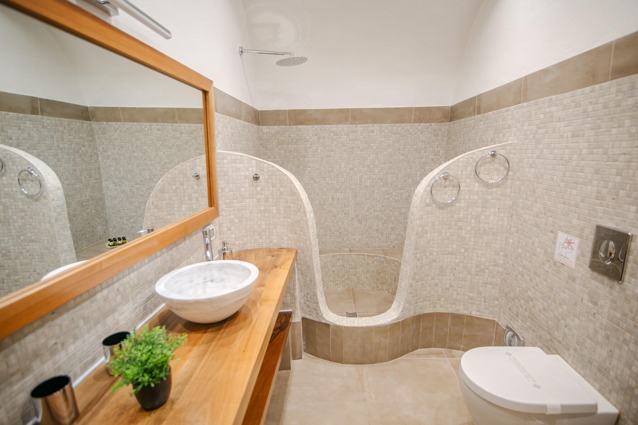 Cave Sea View Honeymoon