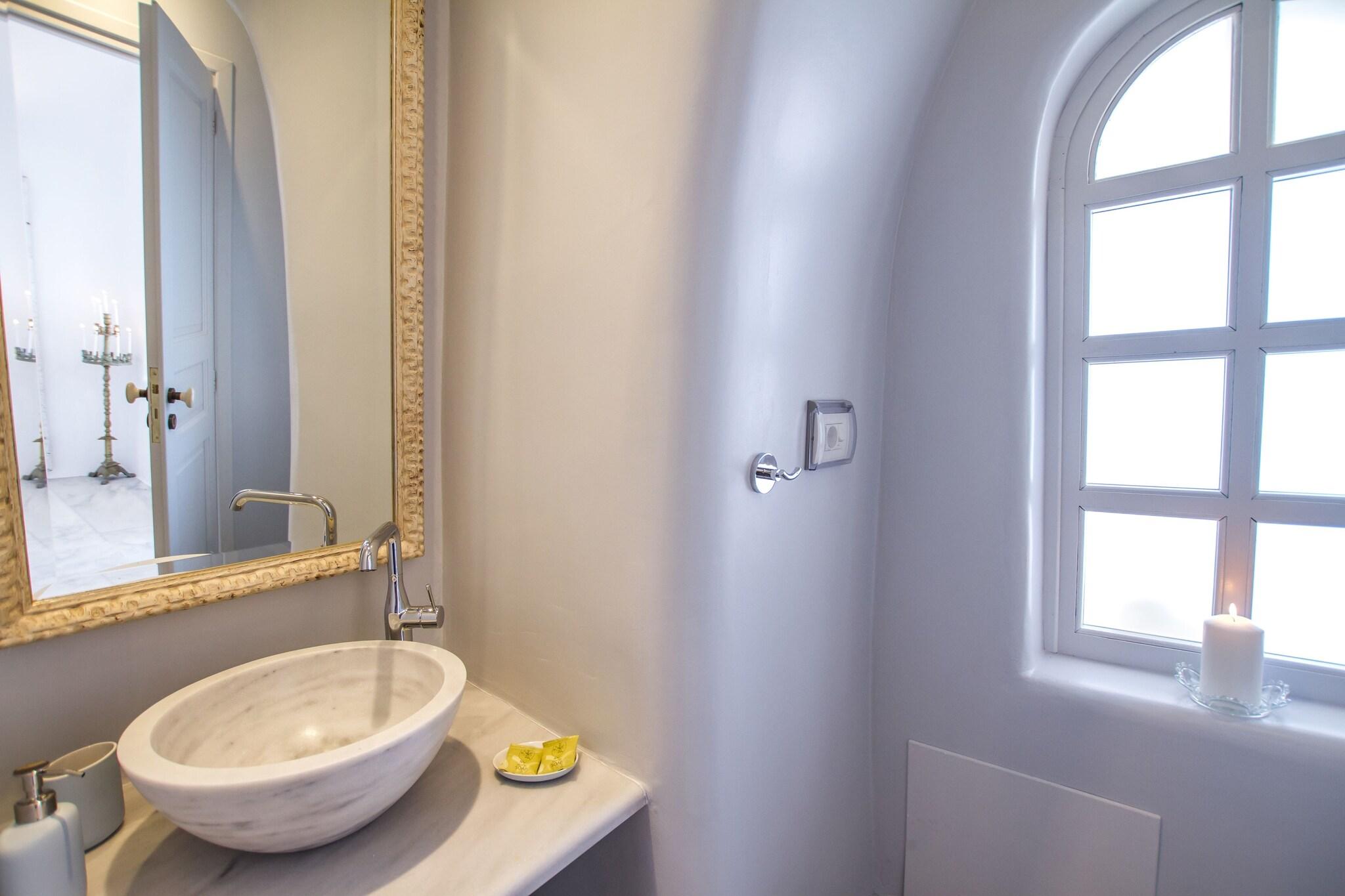 Cave Sea View Honeymoon