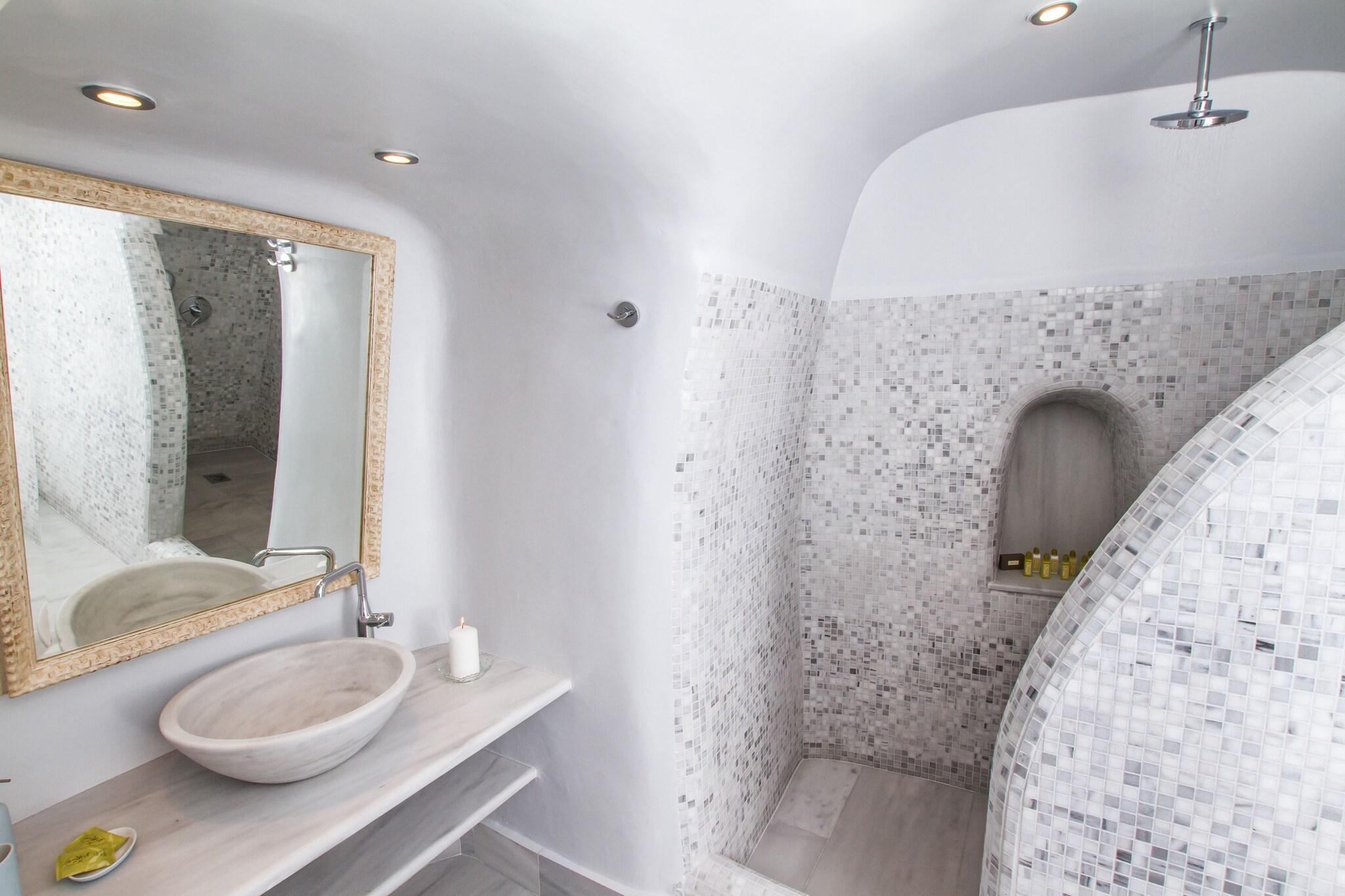 Cave Sea View Honeymoon