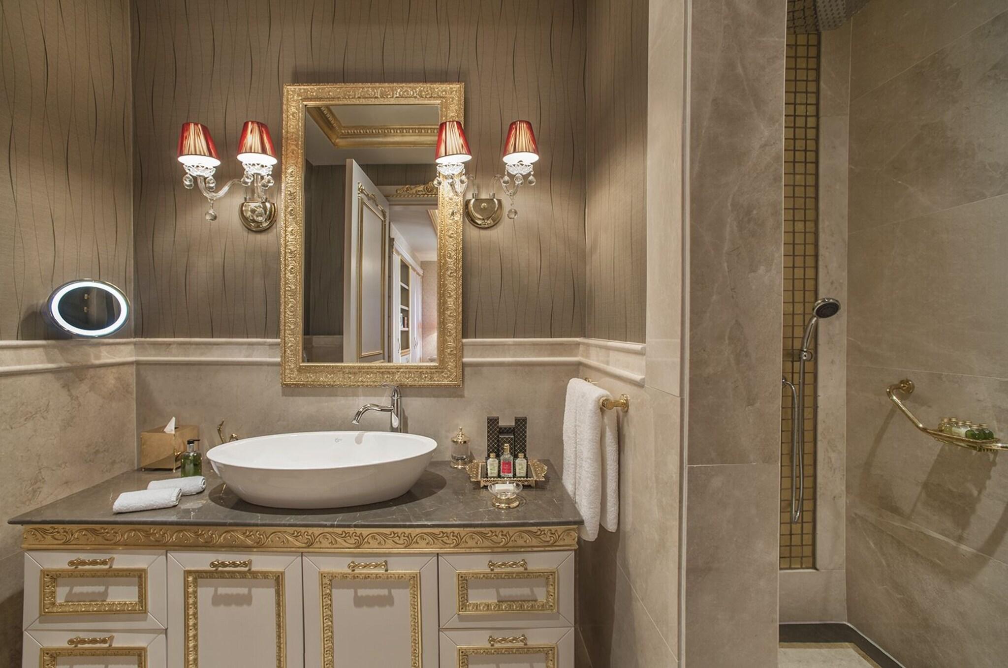 Double Superior King Bed