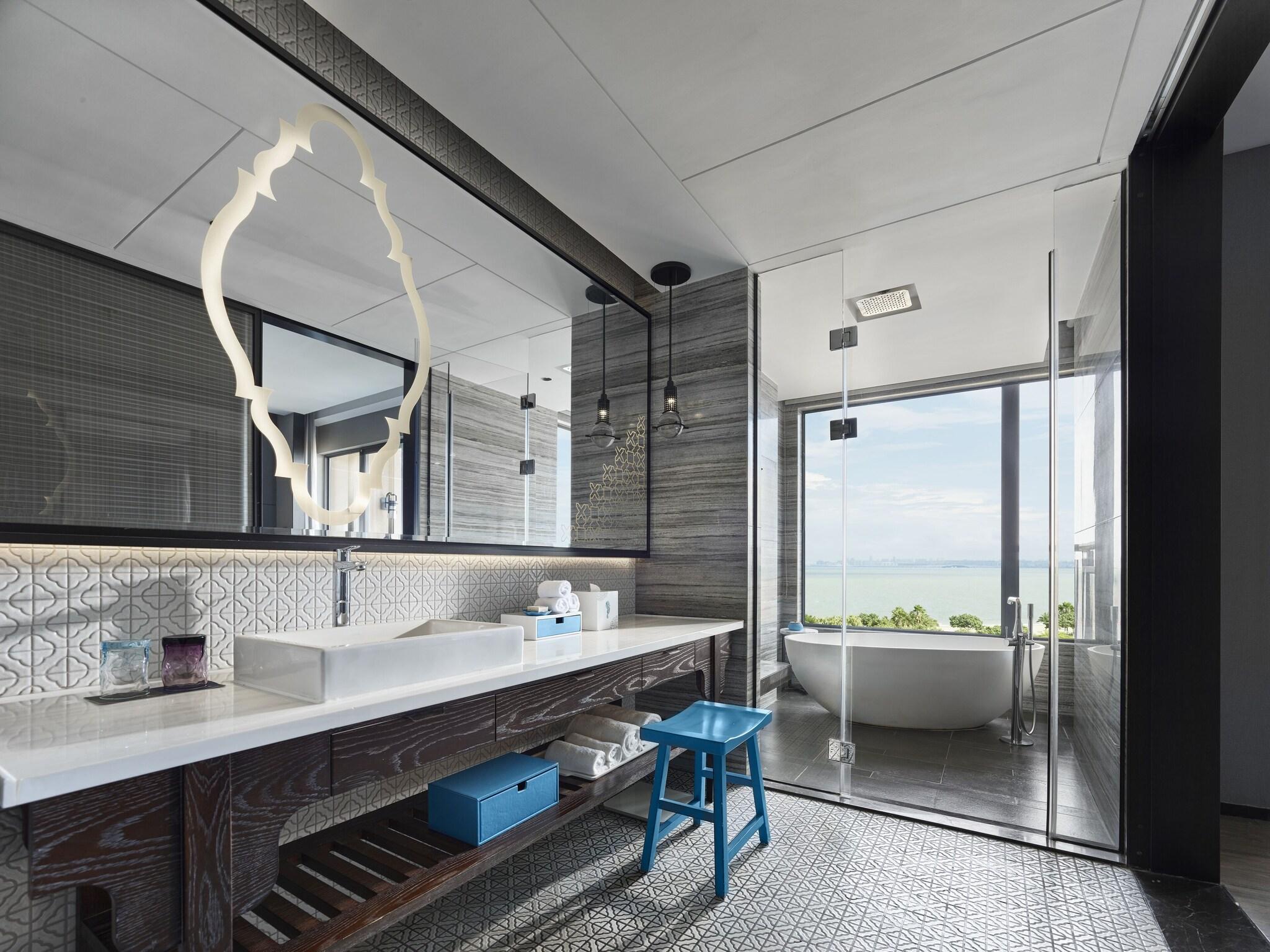 Double Ocean Front King Bed