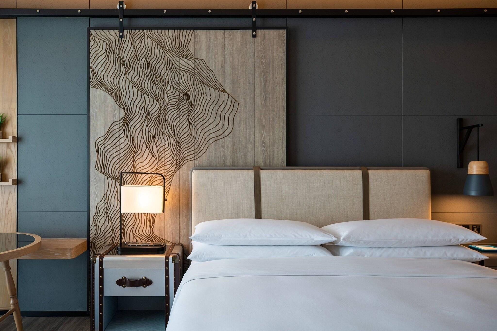 Double Ocean Front King Bed