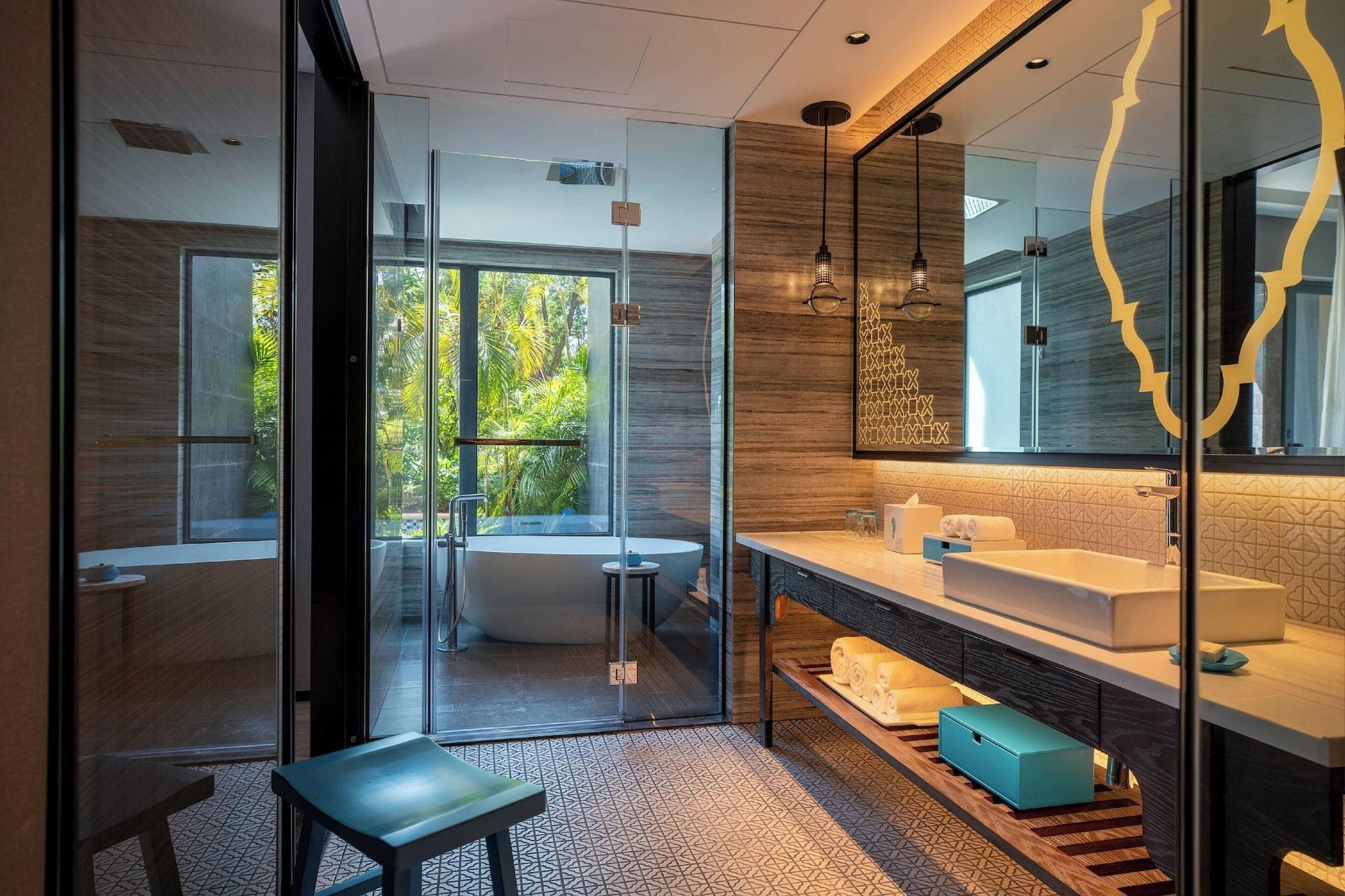 Double Pool View King Bed