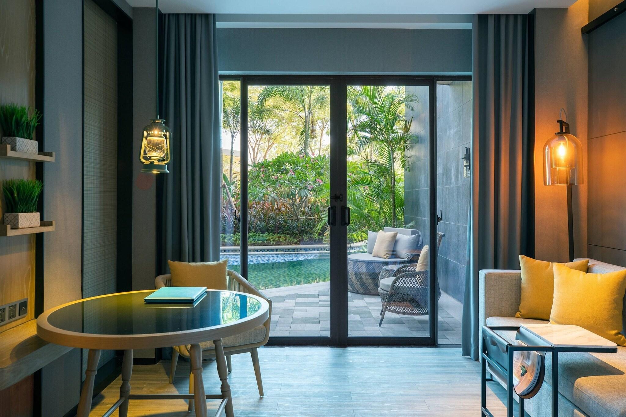 Double Pool View King Bed