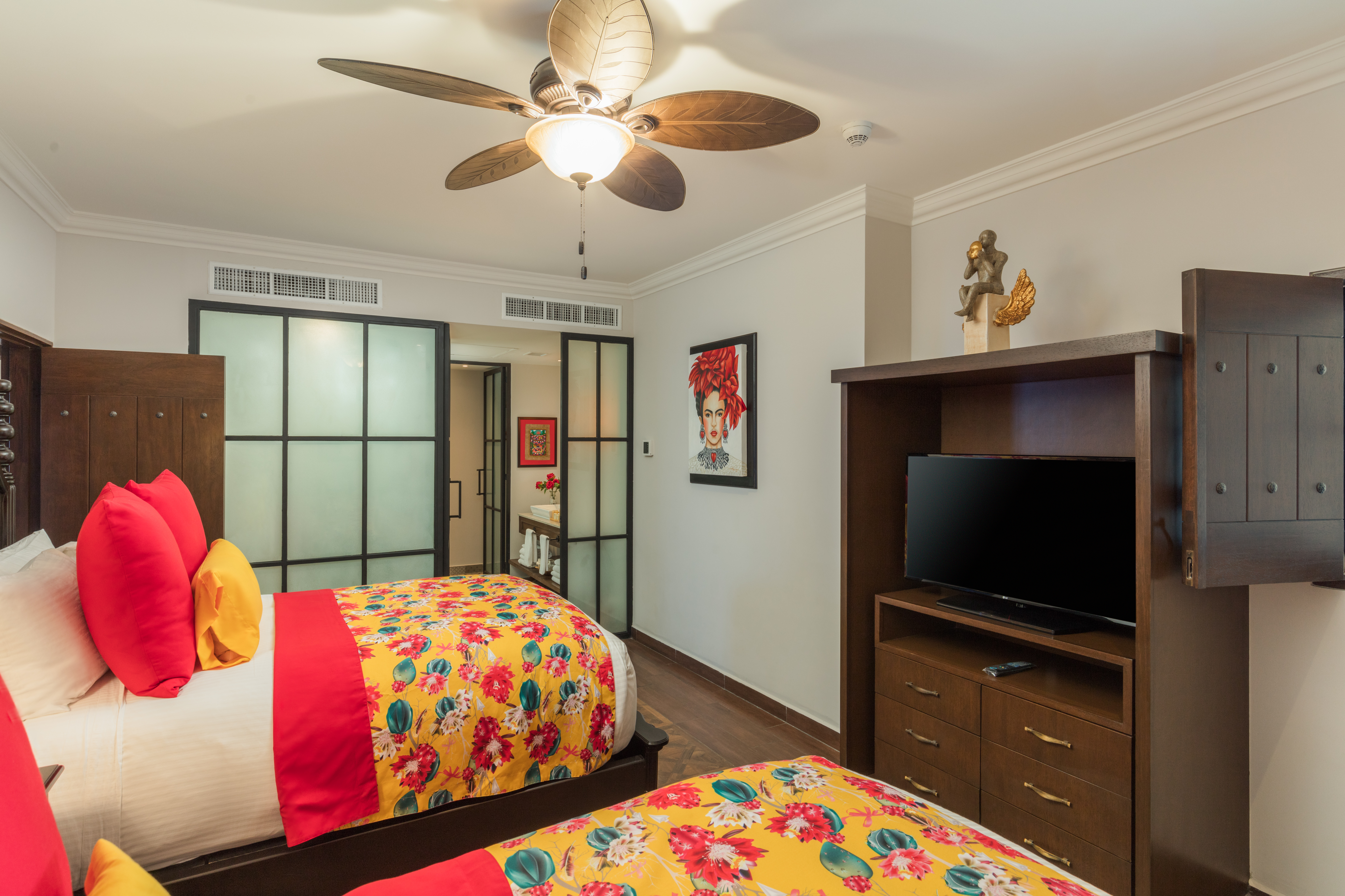 Suite Three Bedrooms Three Bathrooms