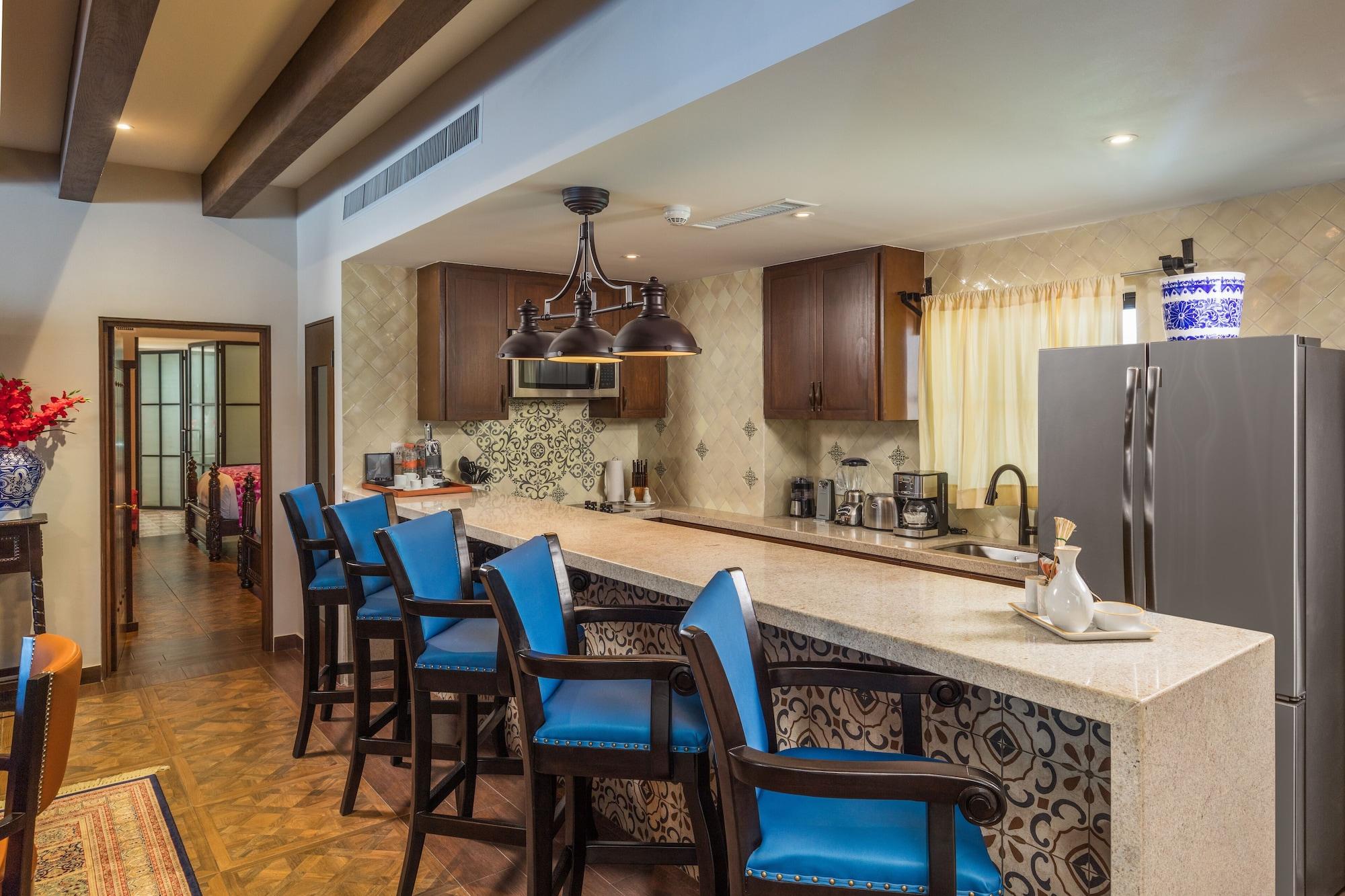 Suite Three Bedrooms Three Bathrooms