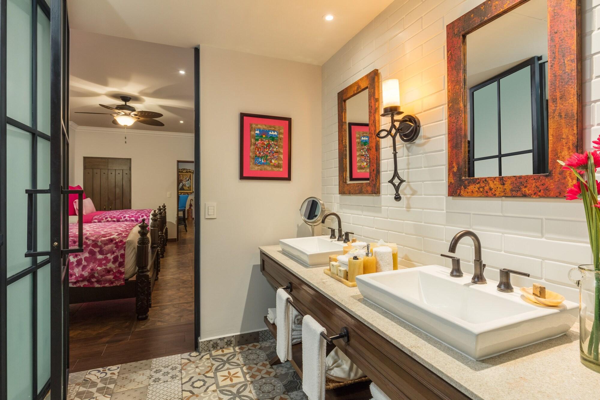 Suite Three Bedrooms Three Bathrooms