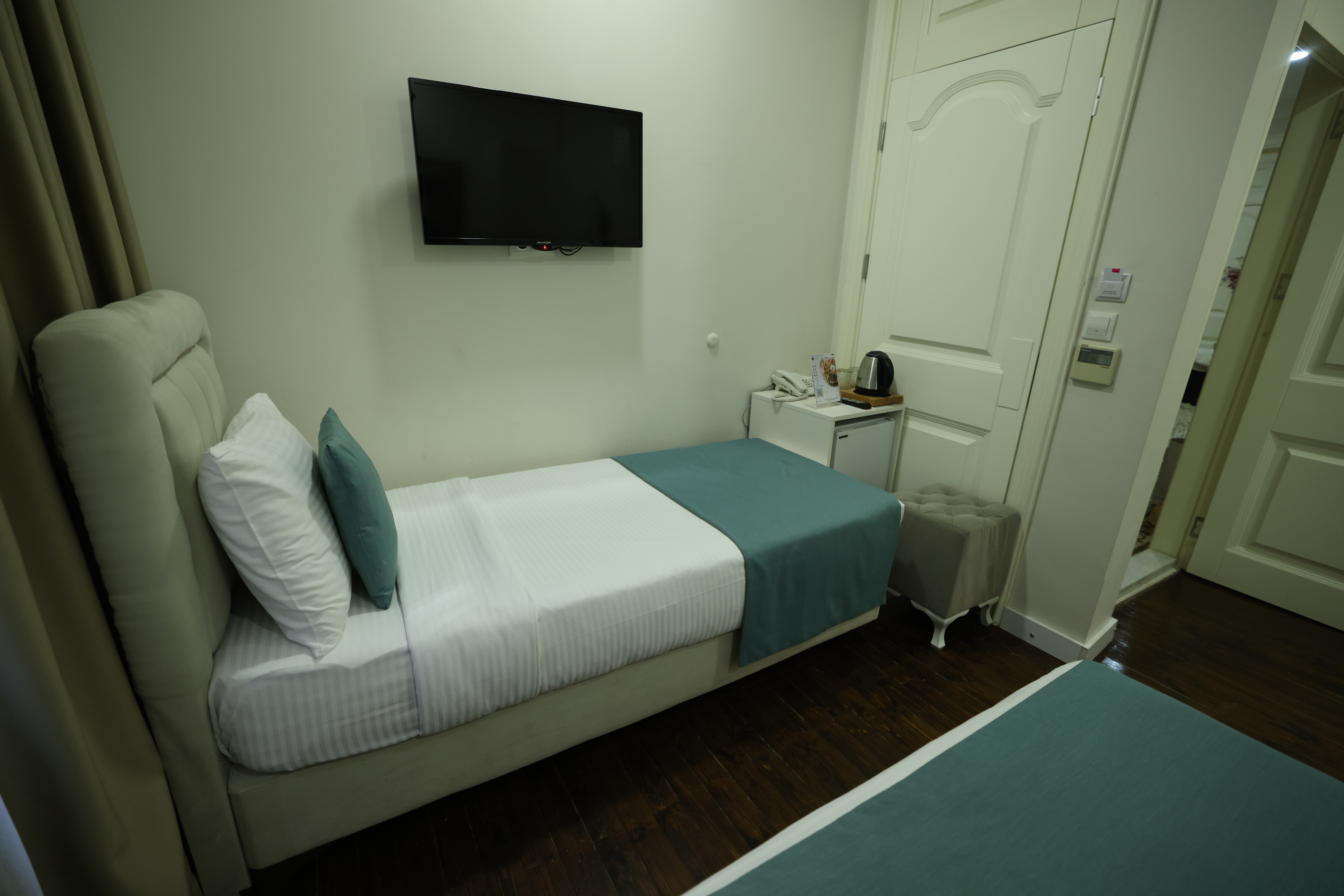 Triple Private External Bathroom