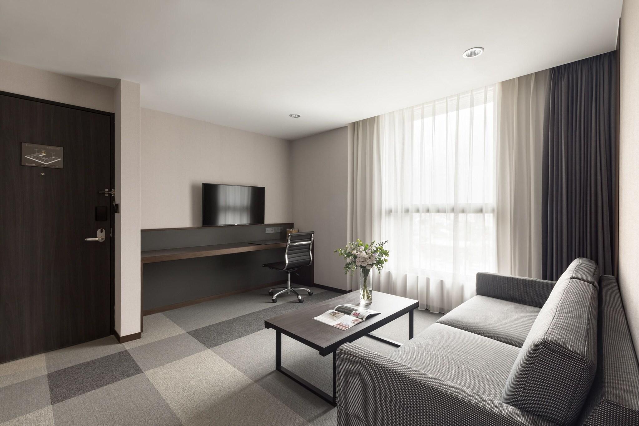 Suite Queen Size Bed