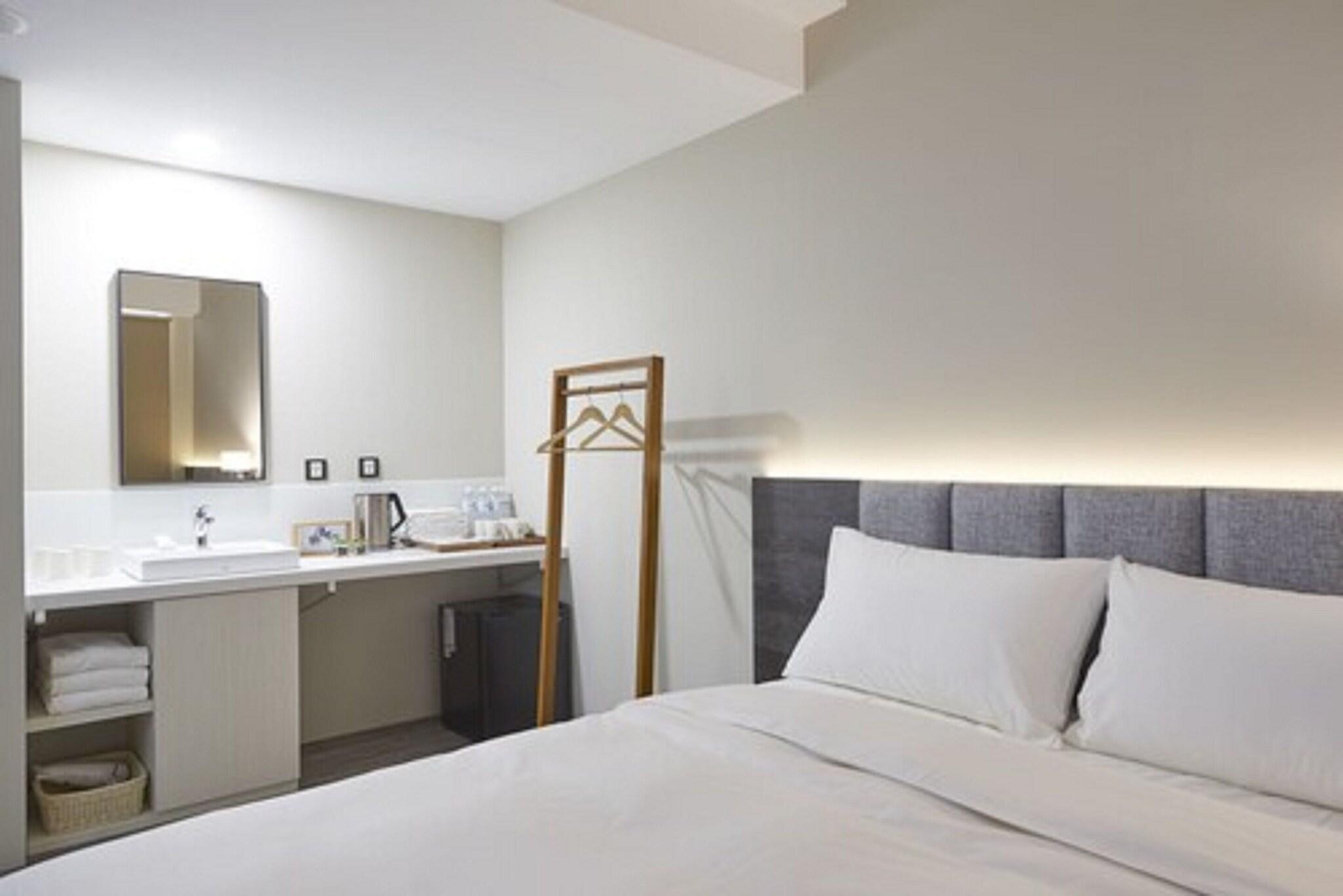 Quadruple Two Queen Beds