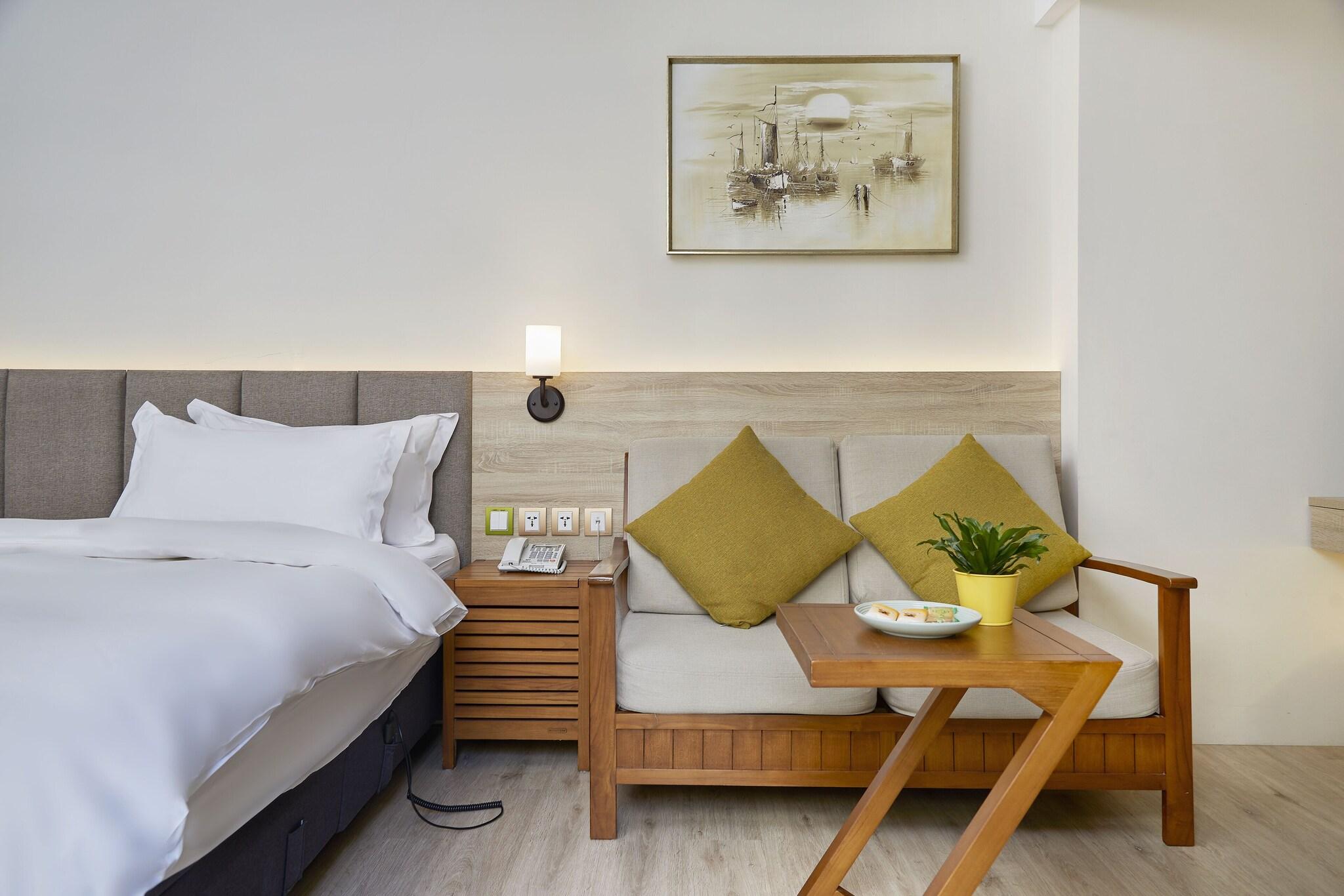 Family Room King Bed Two Bedrooms