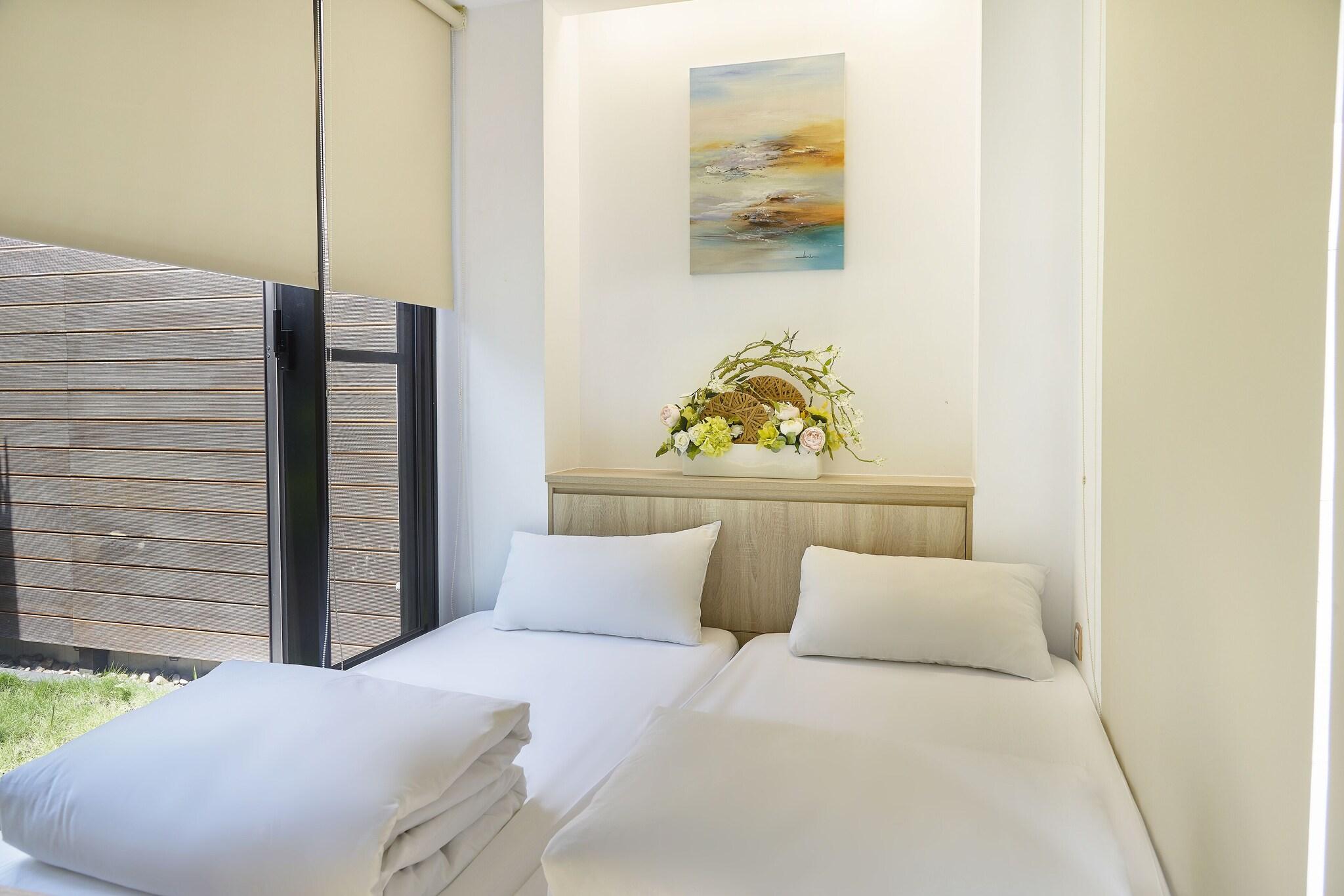 Family Room King Bed Two Bedrooms