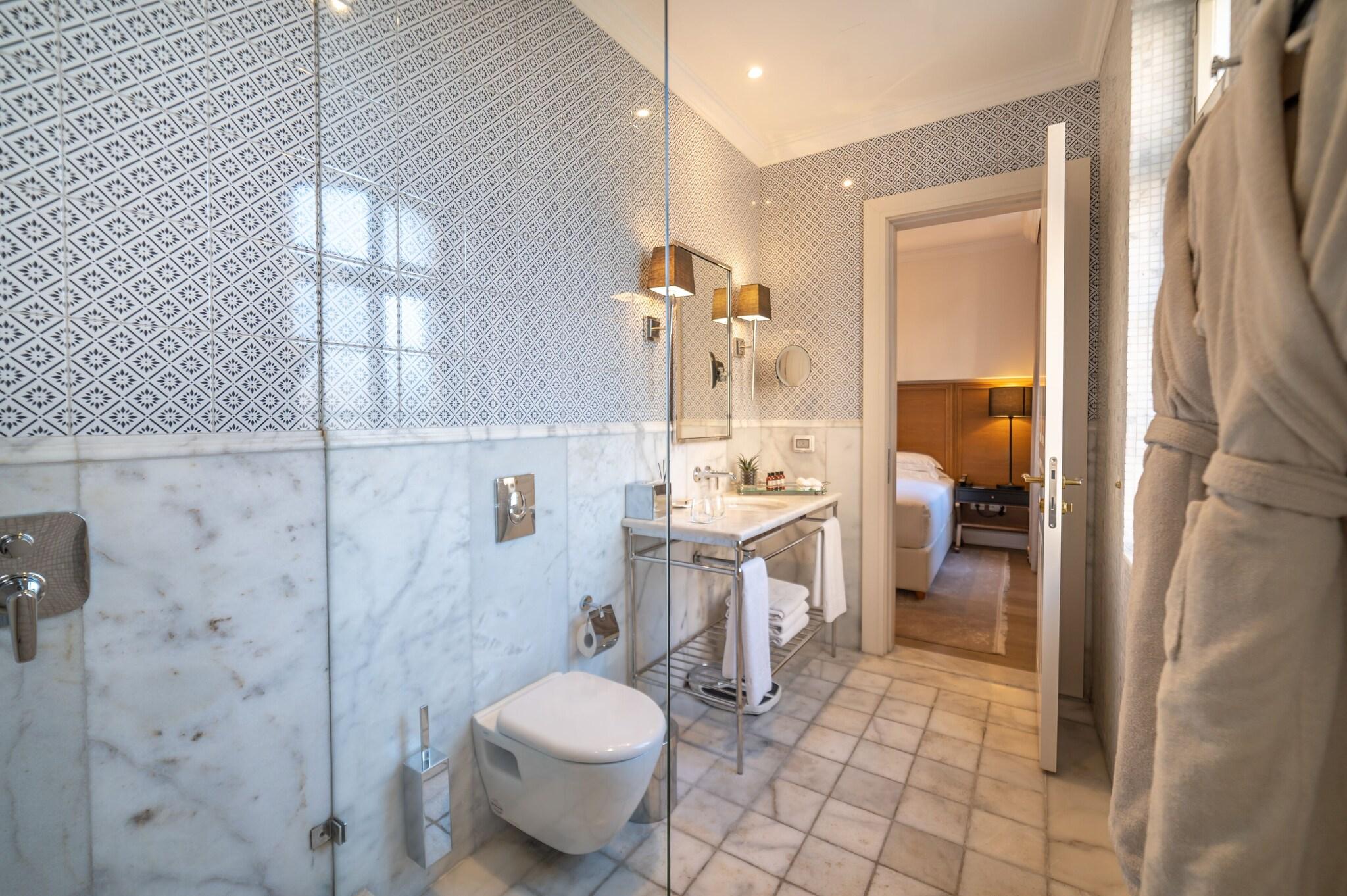 Double or Twin Deluxe King Bed