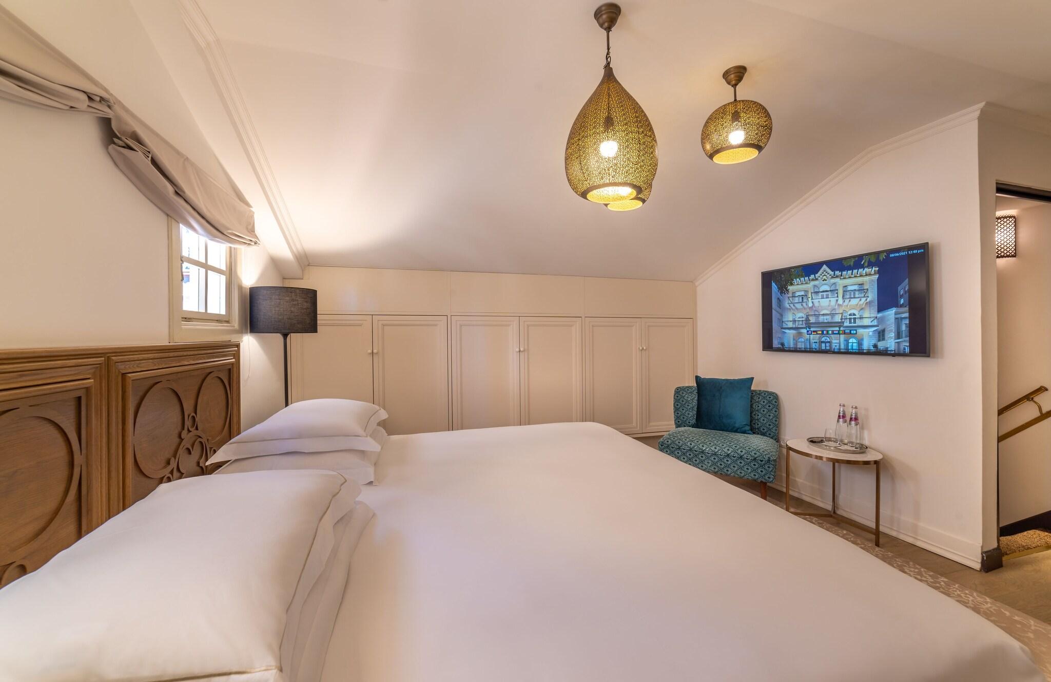 Double King Size Bed