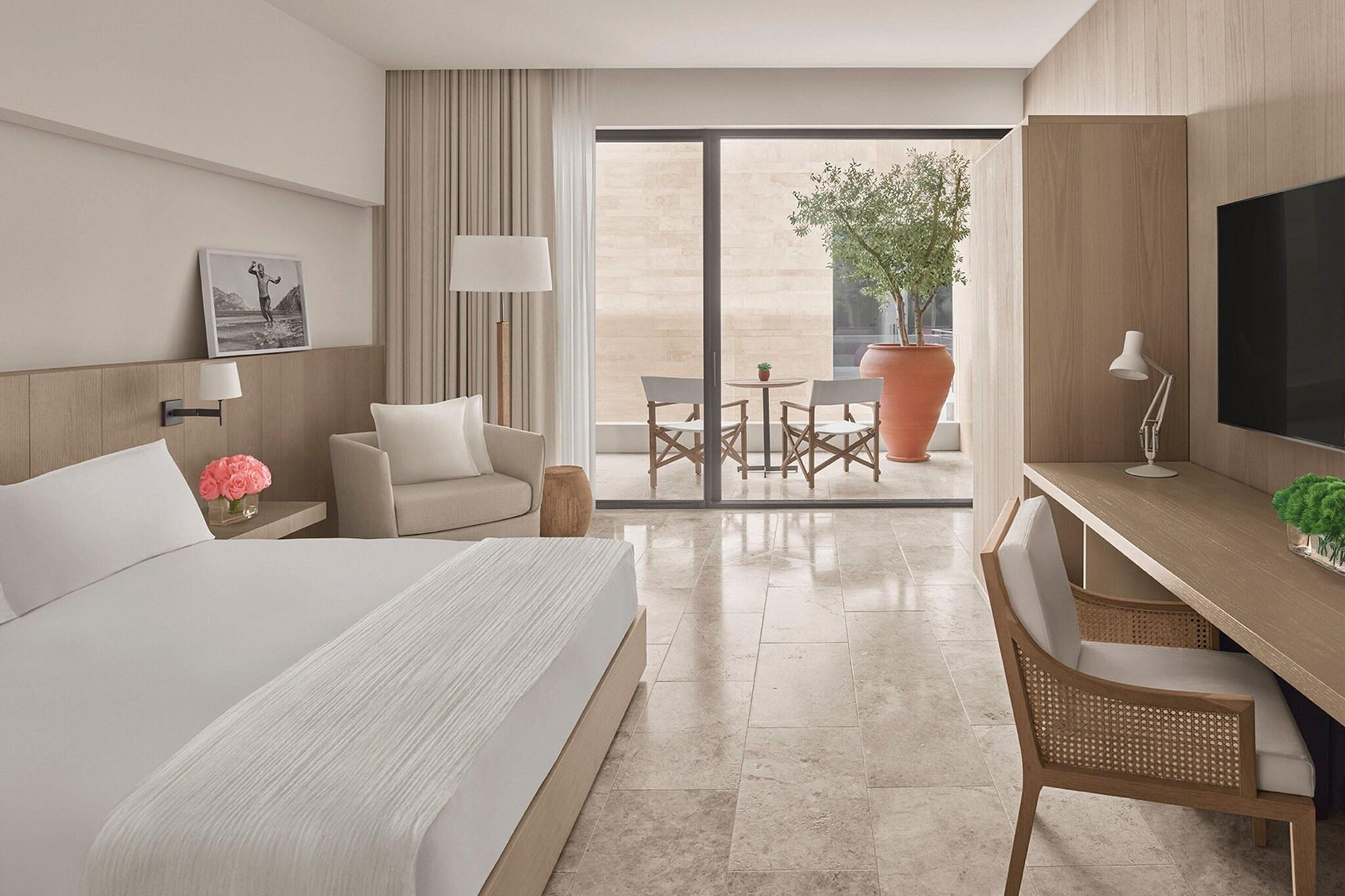 Double Deluxe Two Queen Beds