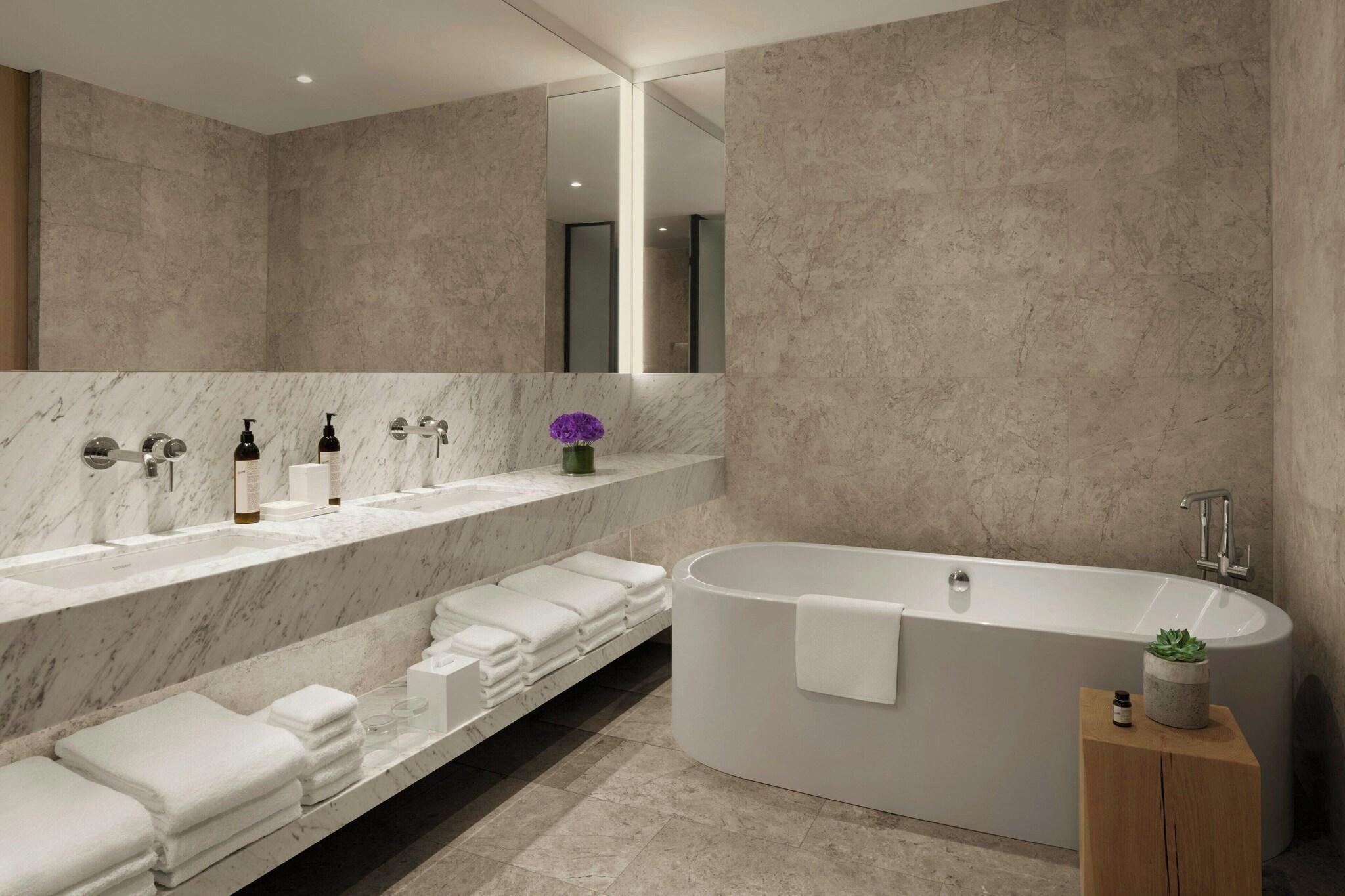 Double Sea View King Bed