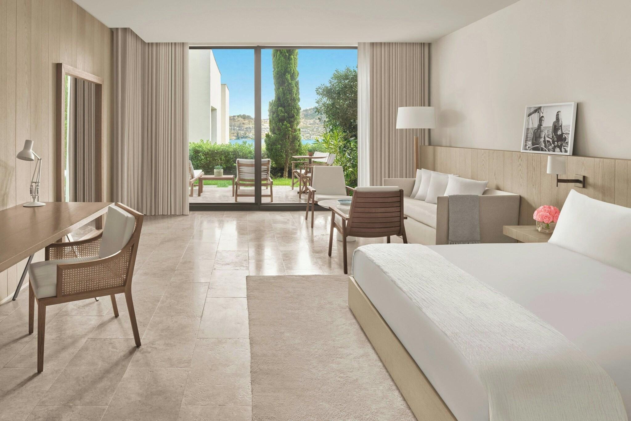 Double Sea View King Bed