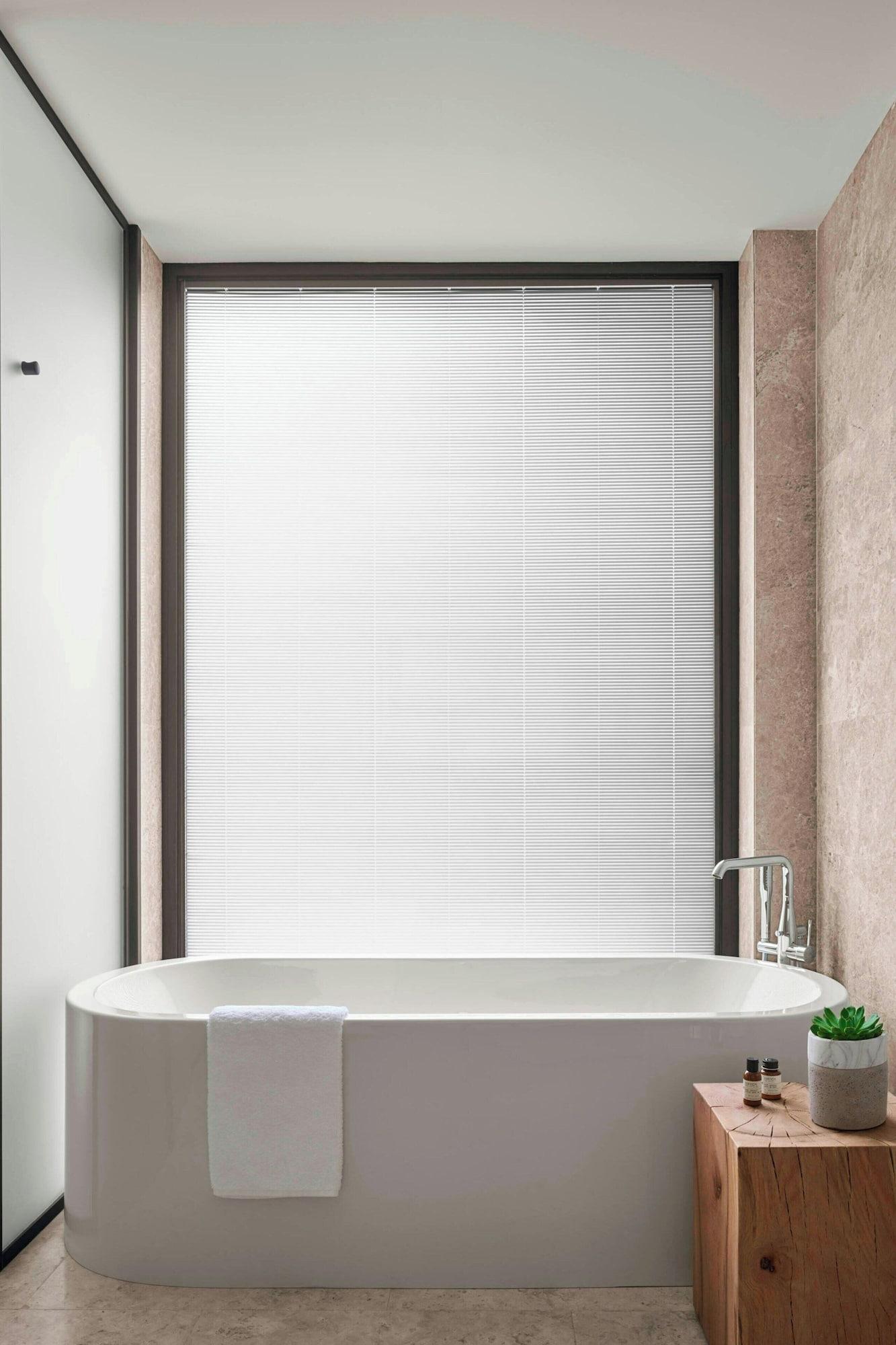 Suite Sea View King Bed