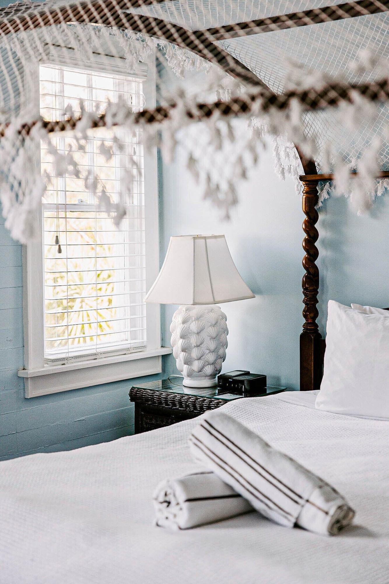 House Deluxe King Bed