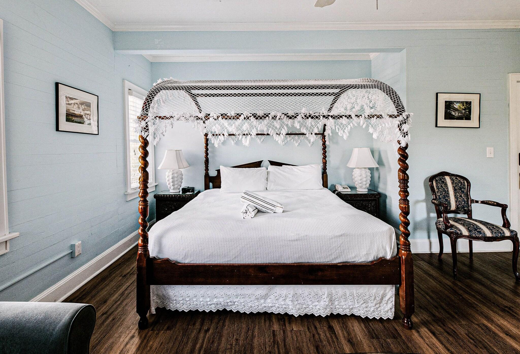 House Deluxe King Bed