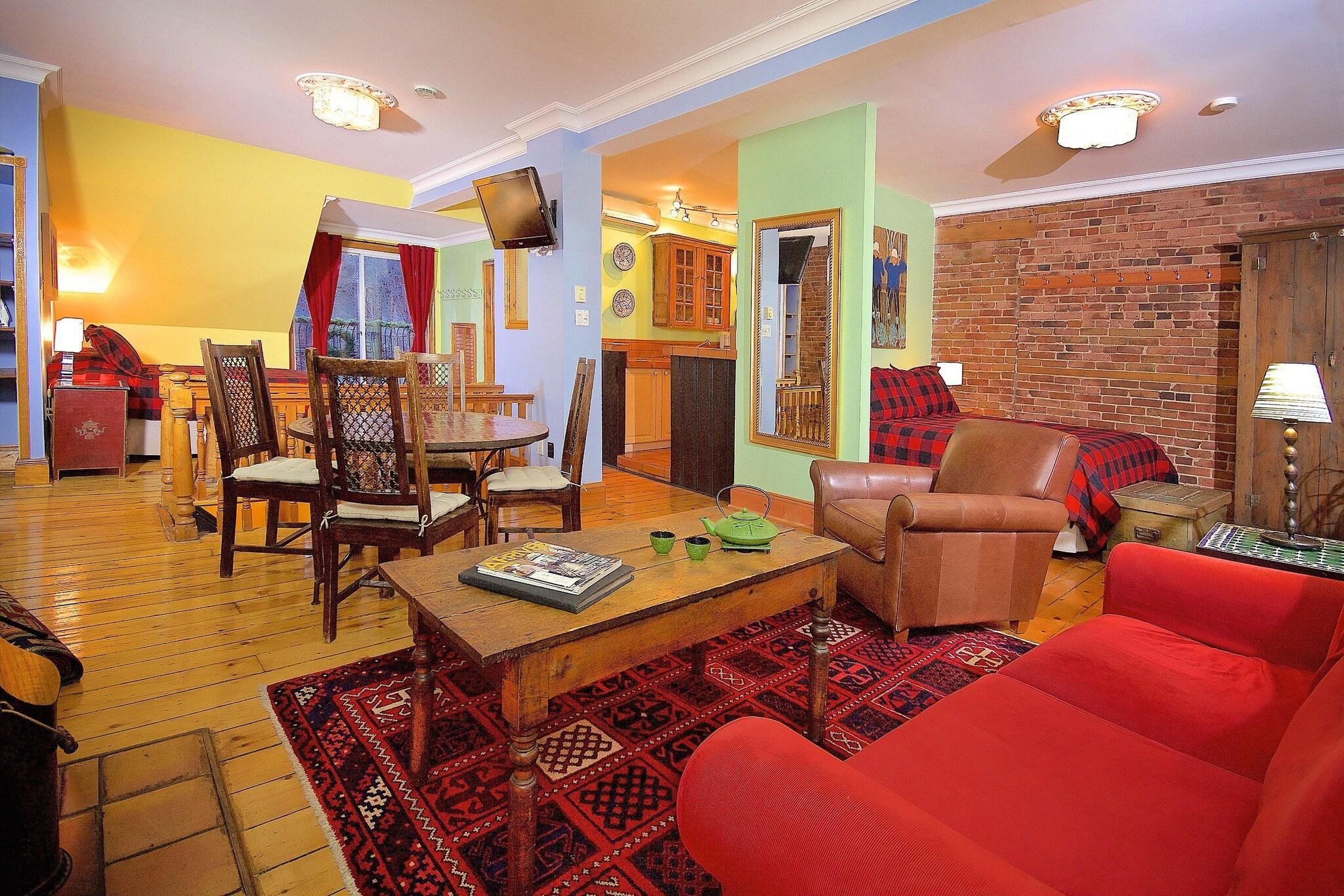 Family Room Queen Size Bed