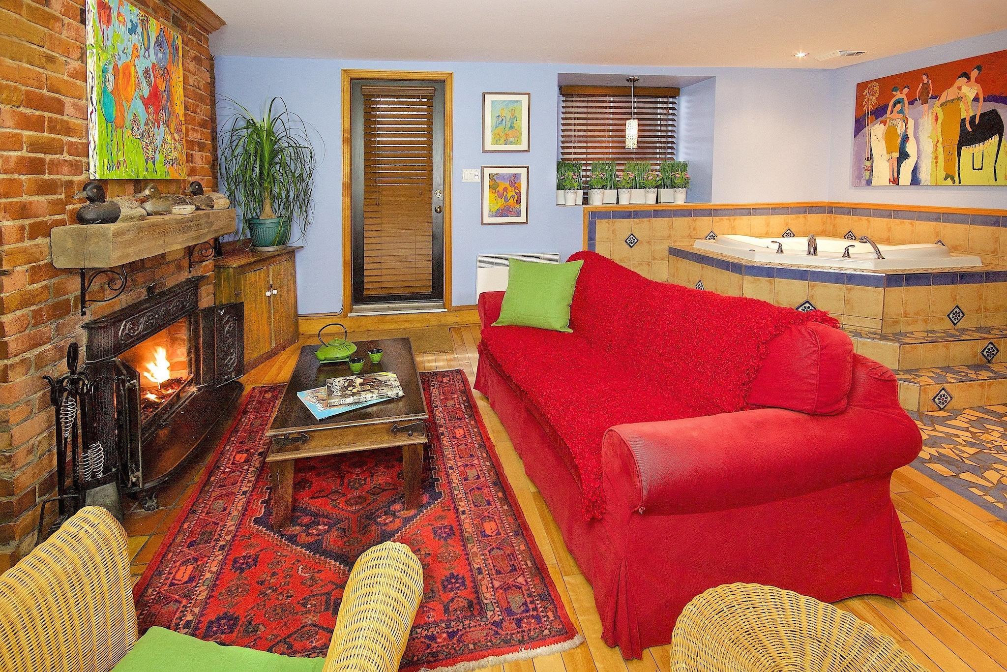 Family Room Queen Size Bed