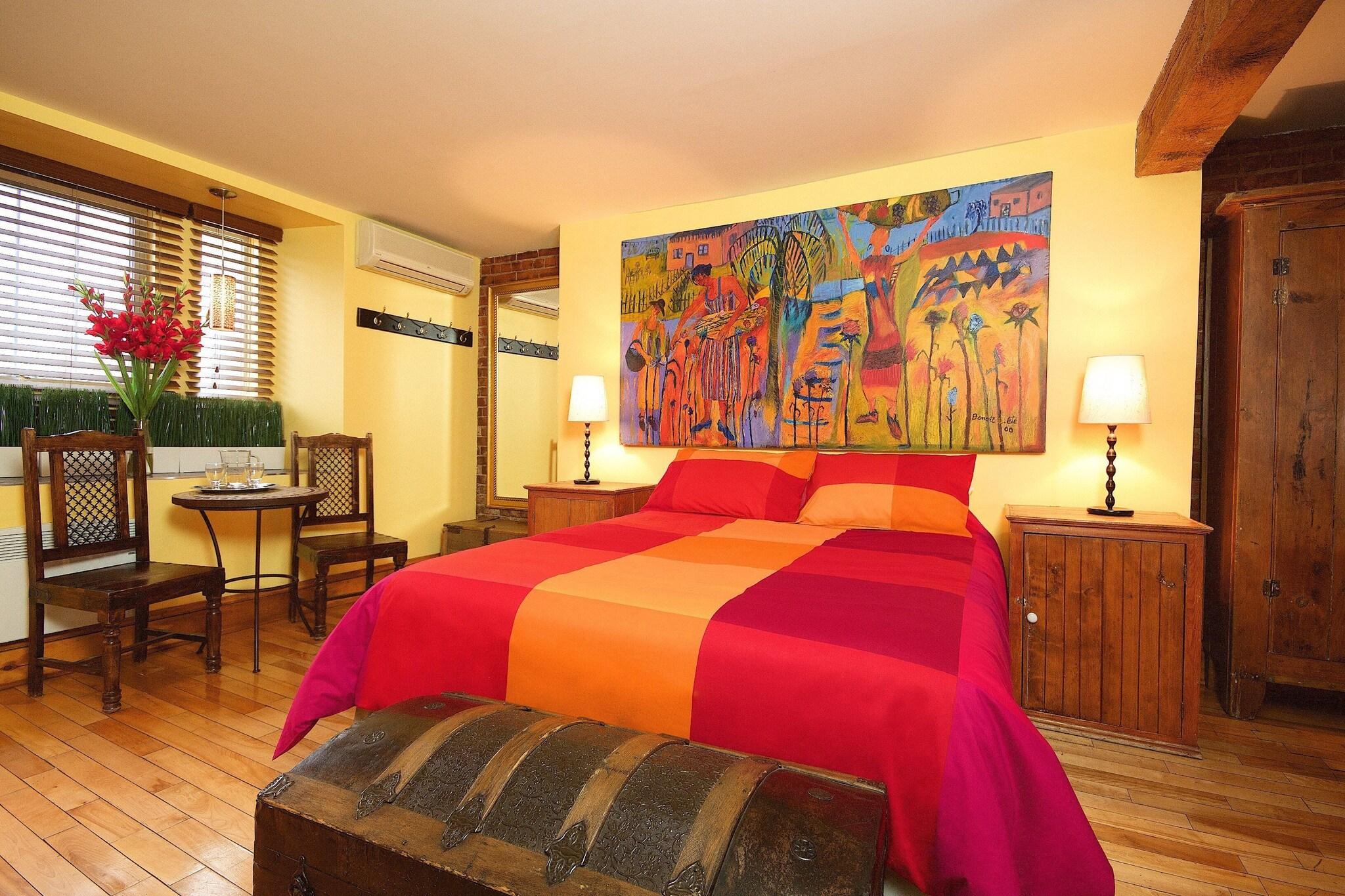 Family Room Queen Size Bed