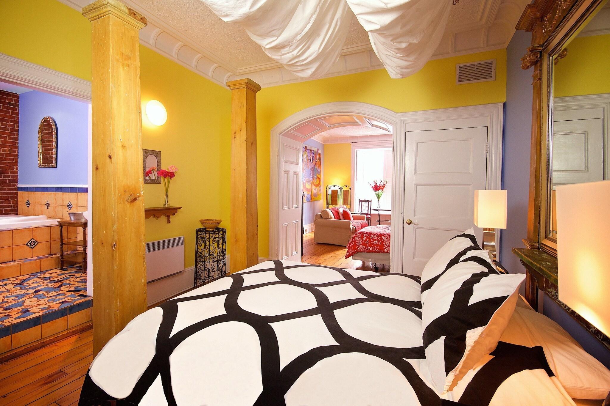 Family Room Queen Size Bed