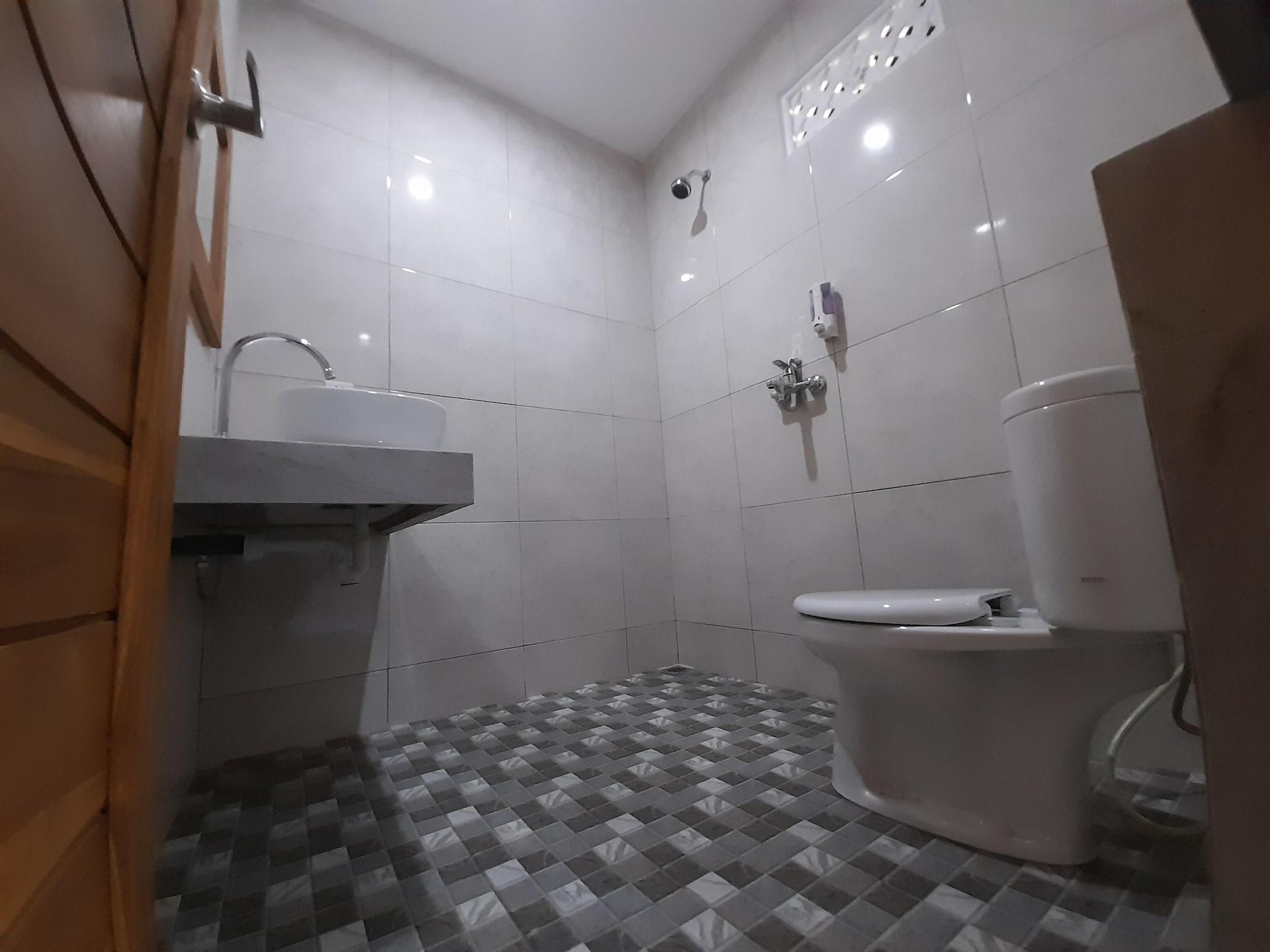 Double or Twin King Size Bed