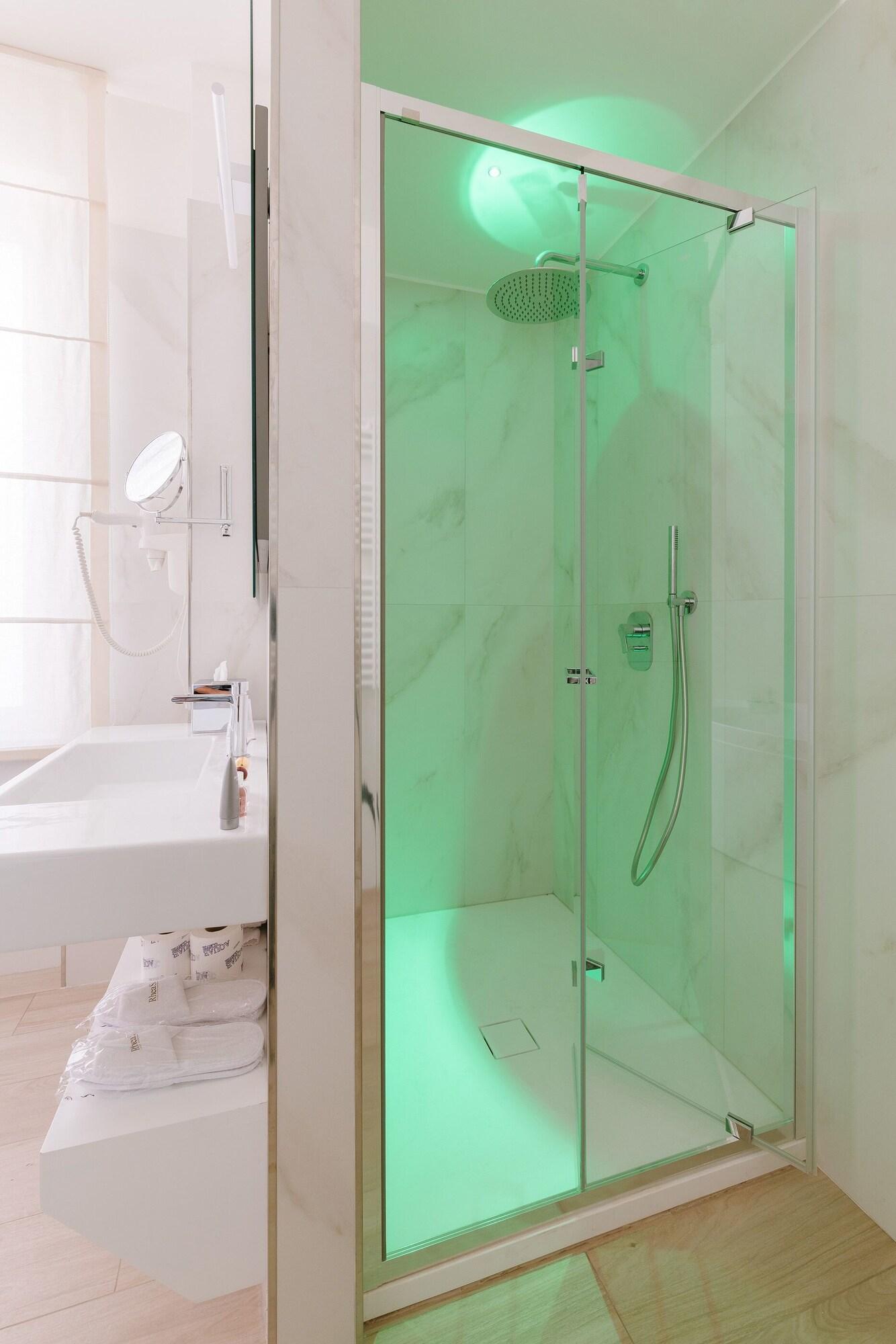 Triple Deluxe with Jacuzzi