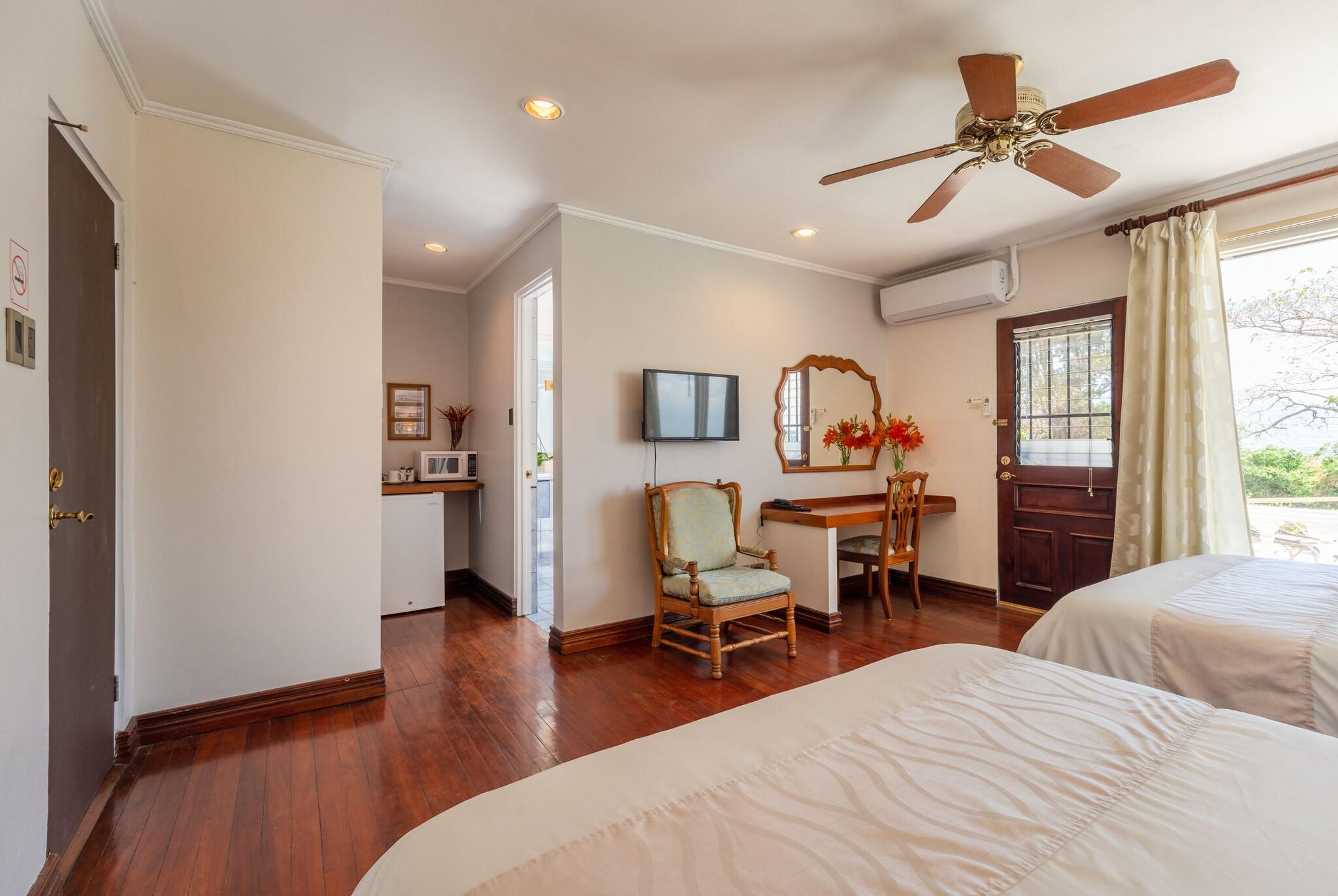 Double Deluxe City View King Bed