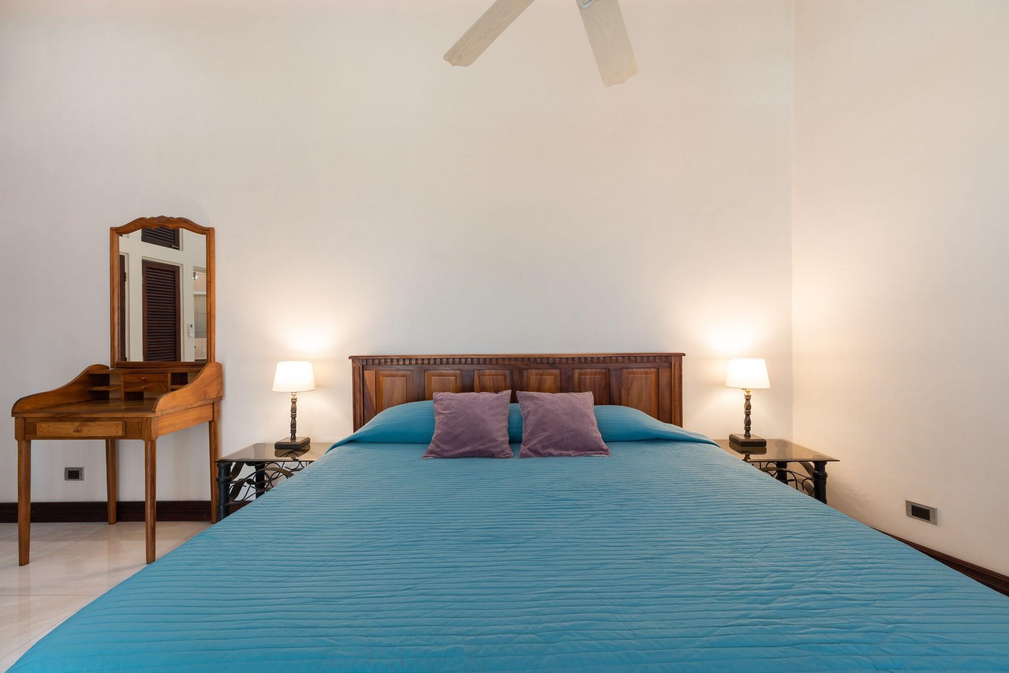 Double Deluxe City View King Bed