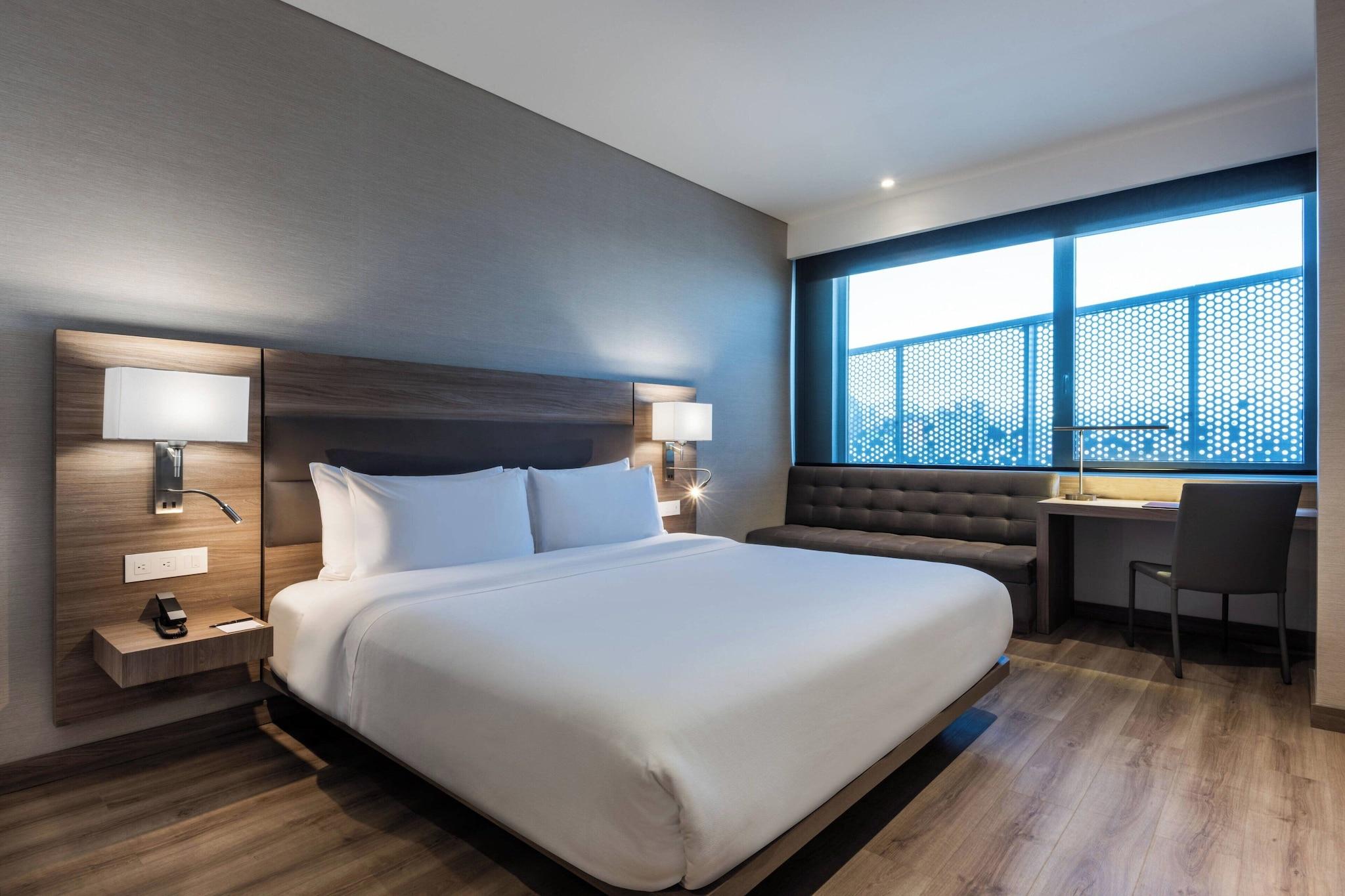 Double Deluxe King Bed