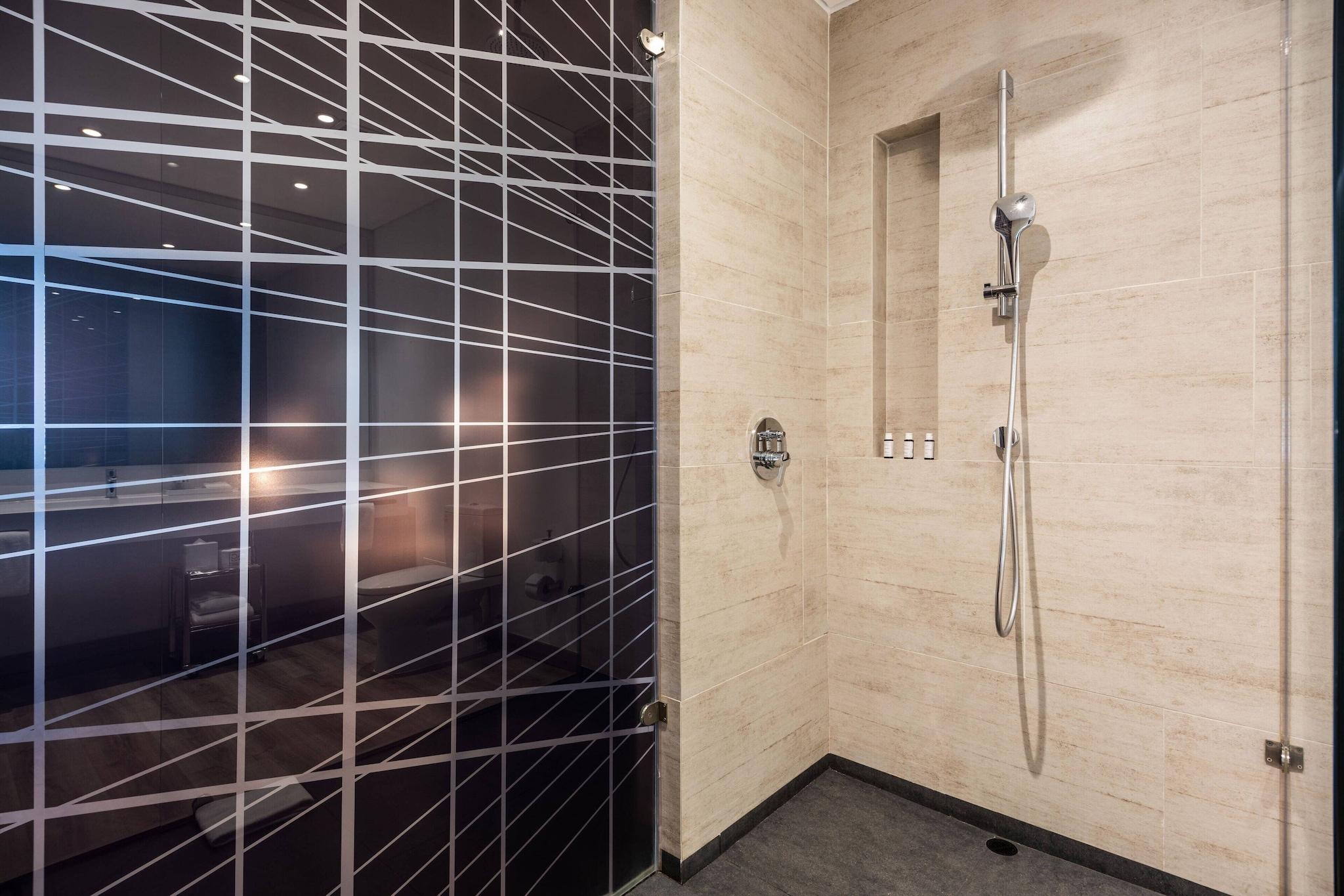 Double King Bed Non Smoking