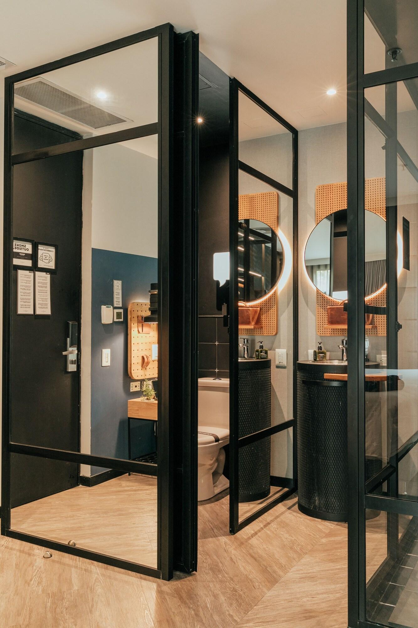 Suite Deluxe King Bed