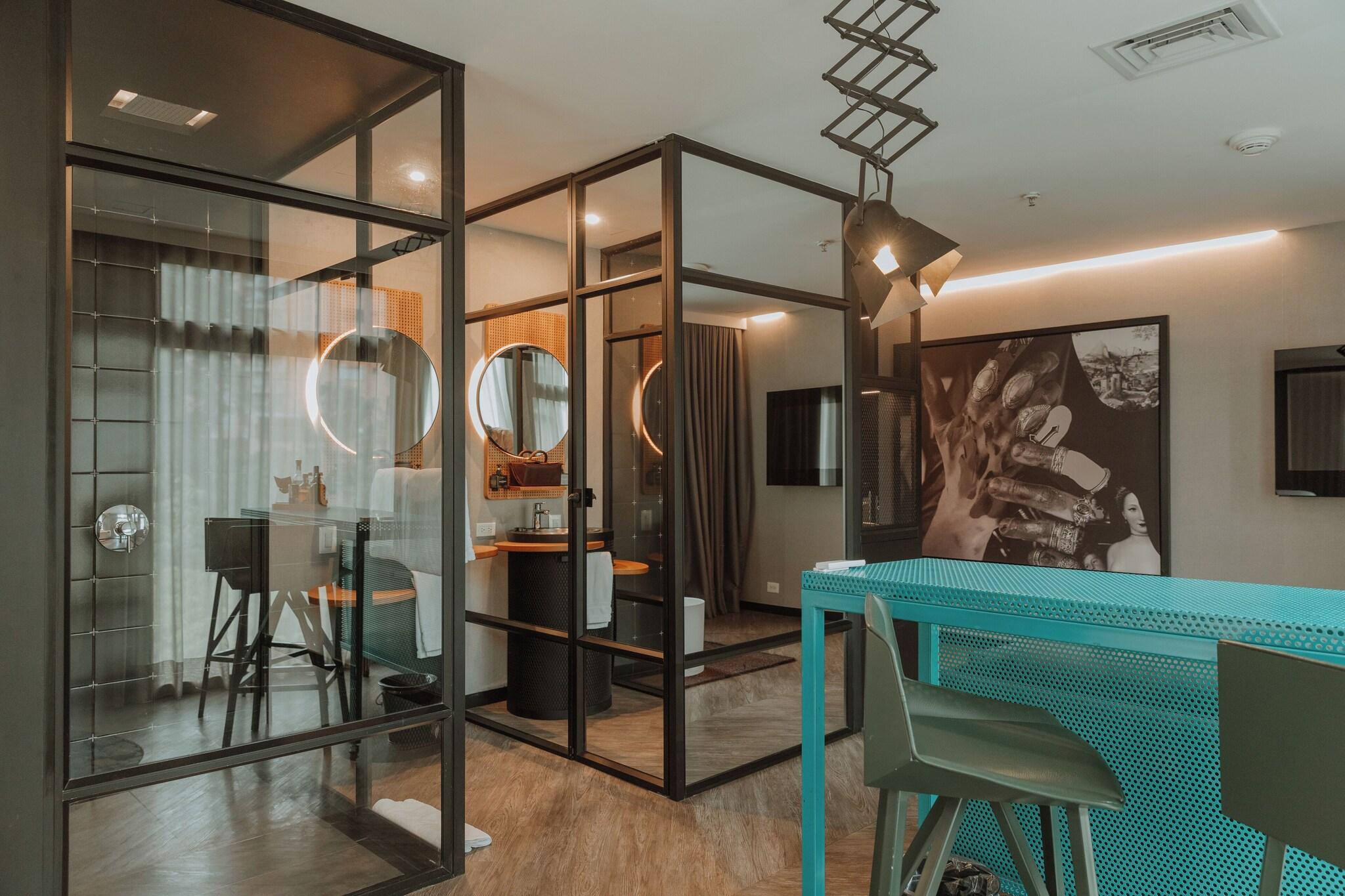 Suite Deluxe King Bed