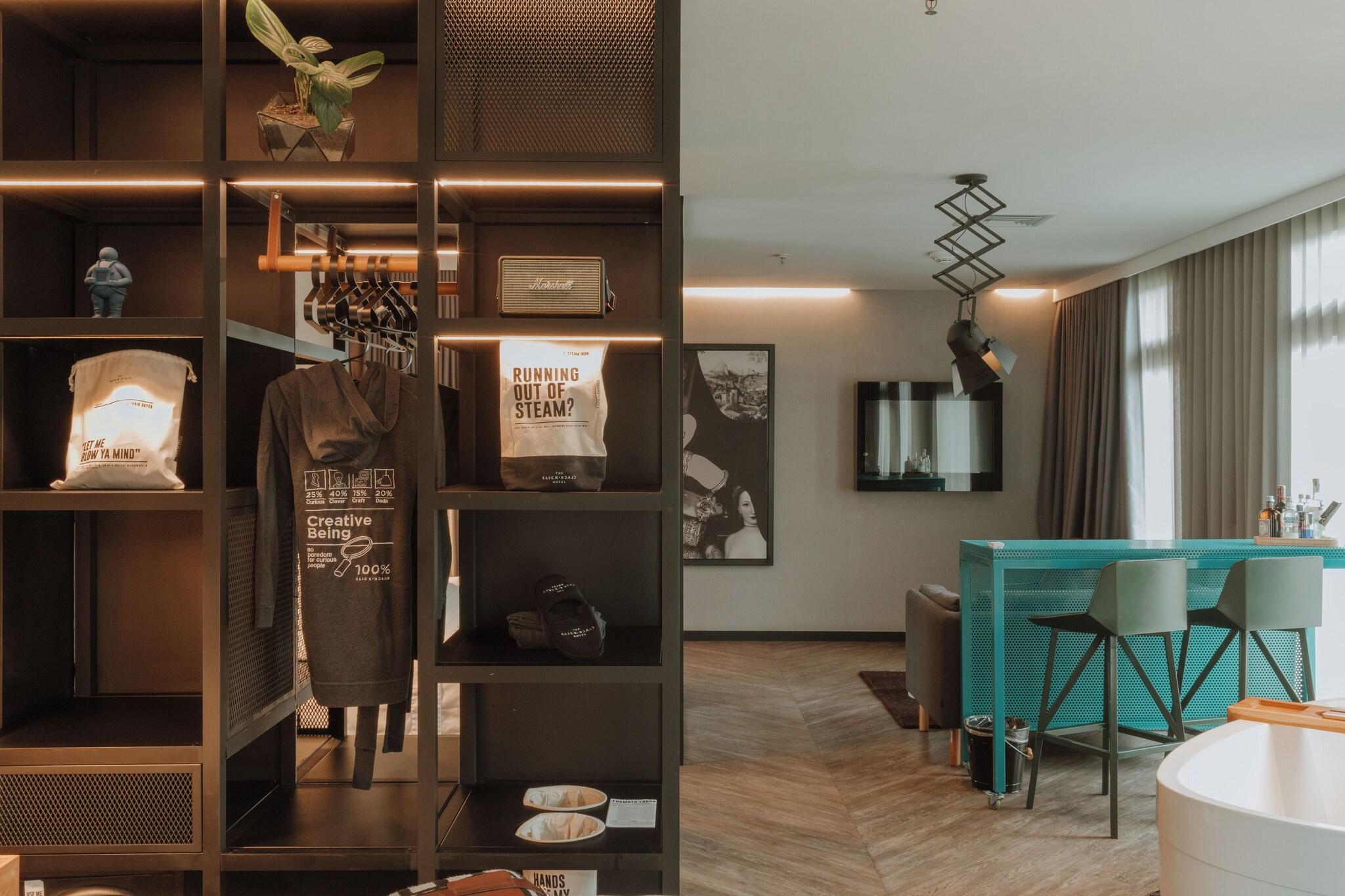 Suite Deluxe King Bed