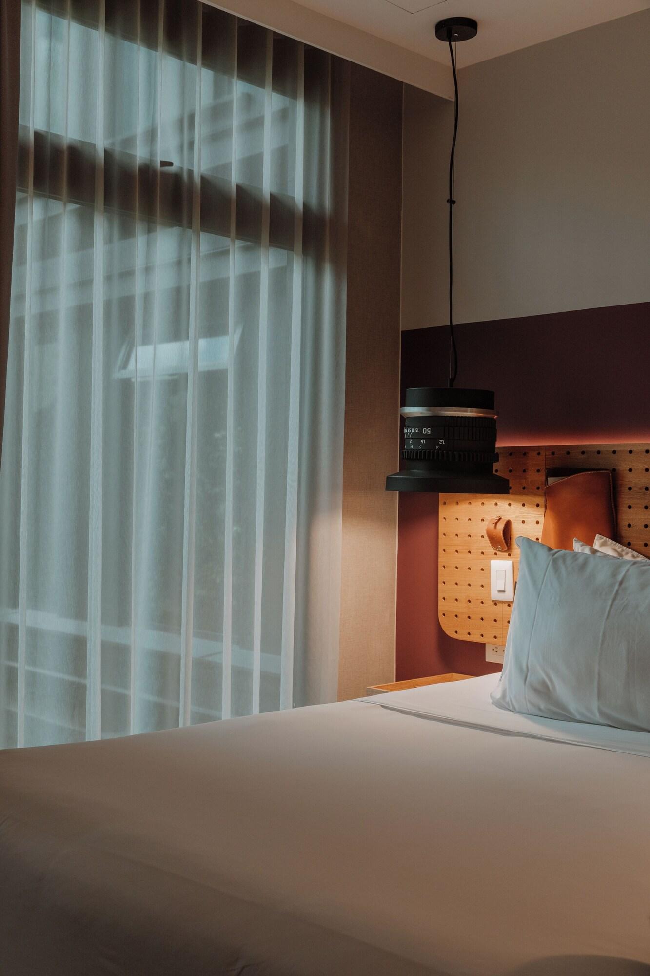 Double Queen Size Bed